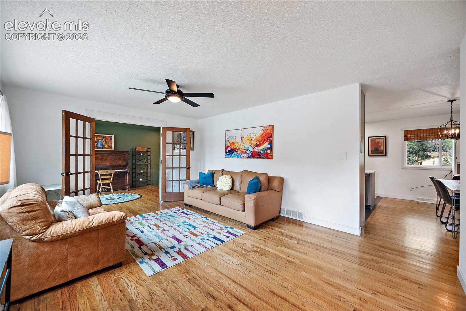 Listing photo 4 for 2414 E Caramillo Street