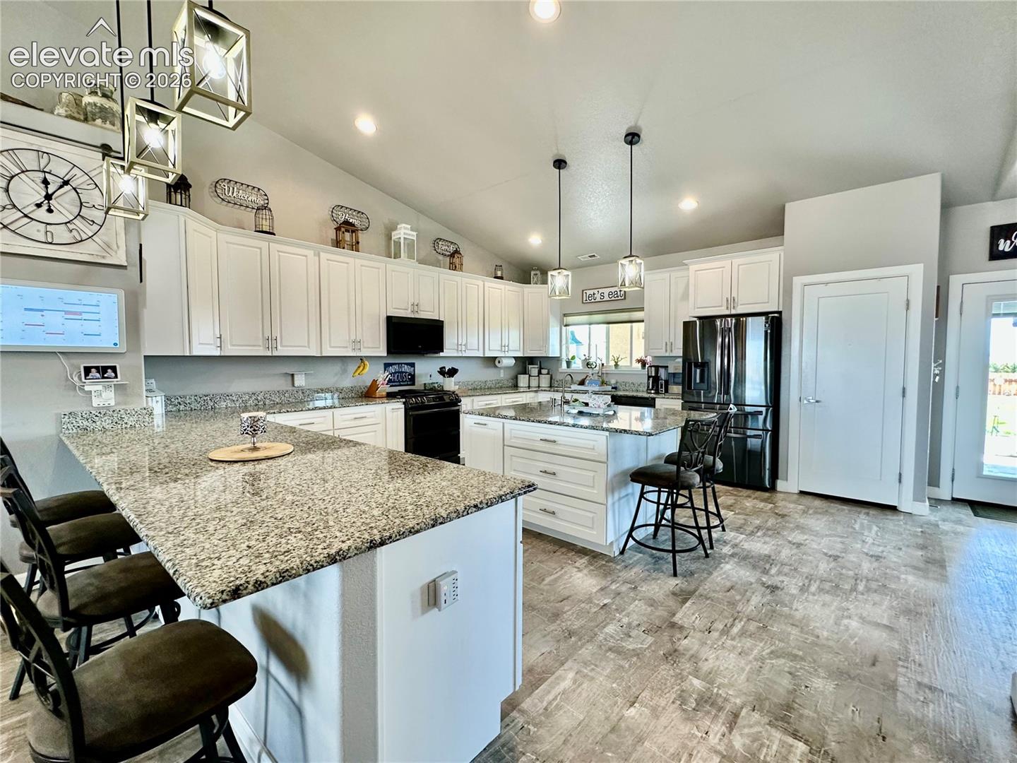 Listing photo 11 for 2064 W Hesperus Drive