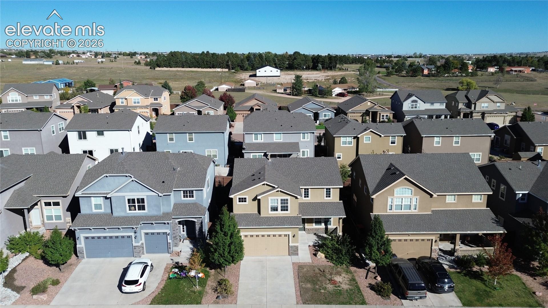 Listing photo 5 for 7961 Sandsmere Drive