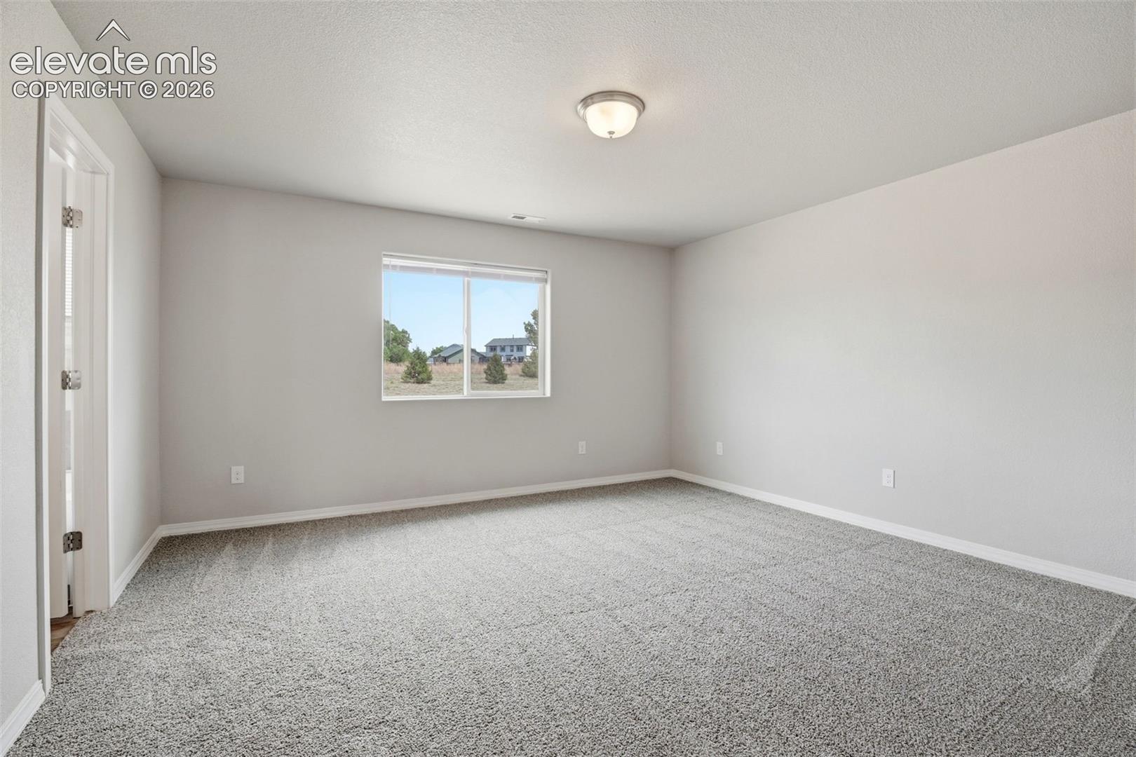Listing photo 18 for 10725 Traders Parkway