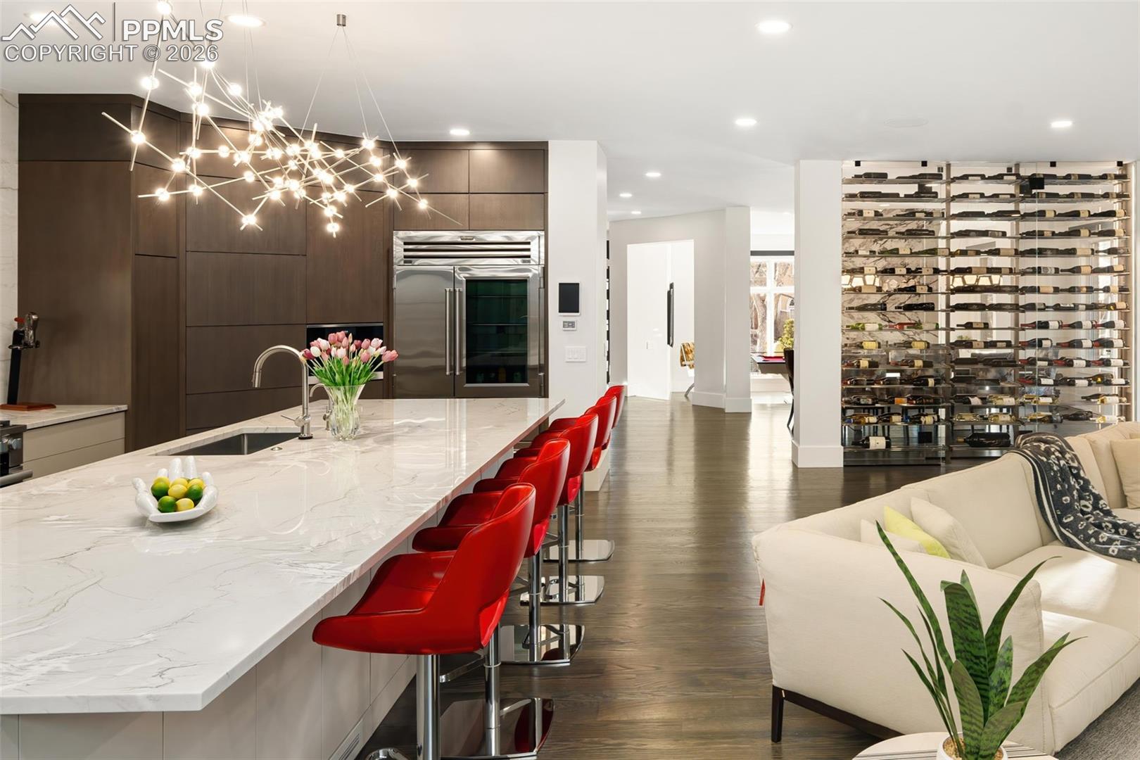 Listing photo 9 for 418 Steele Street