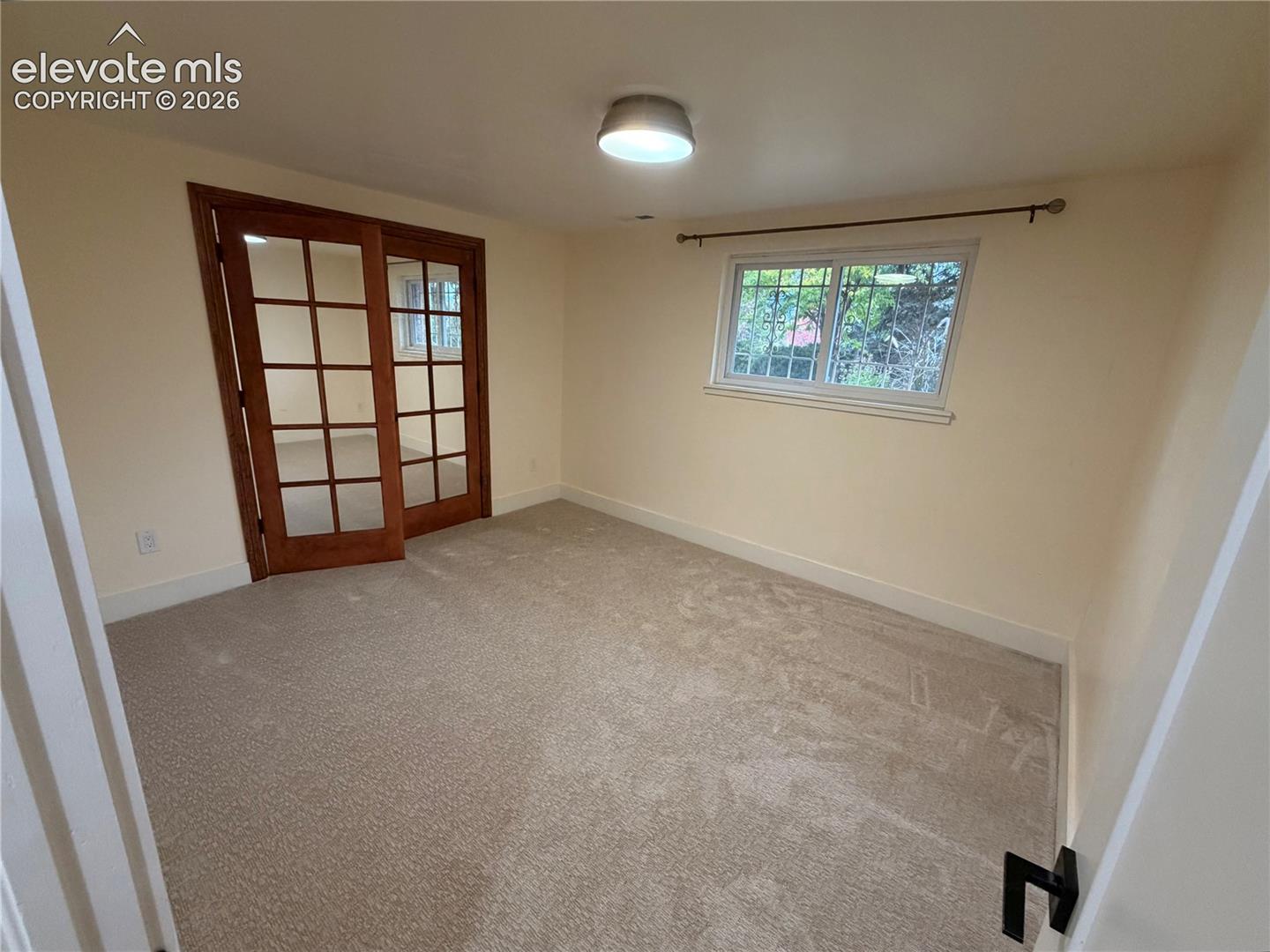 Listing photo 37 for 6827 Rosewood Drive