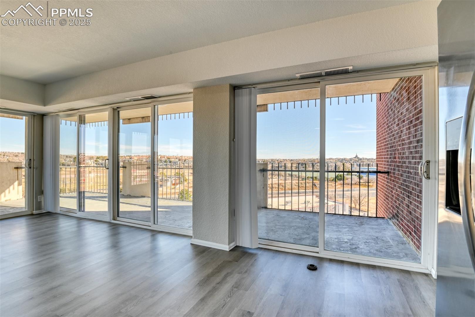 411 Lakewood Circle, photo 12