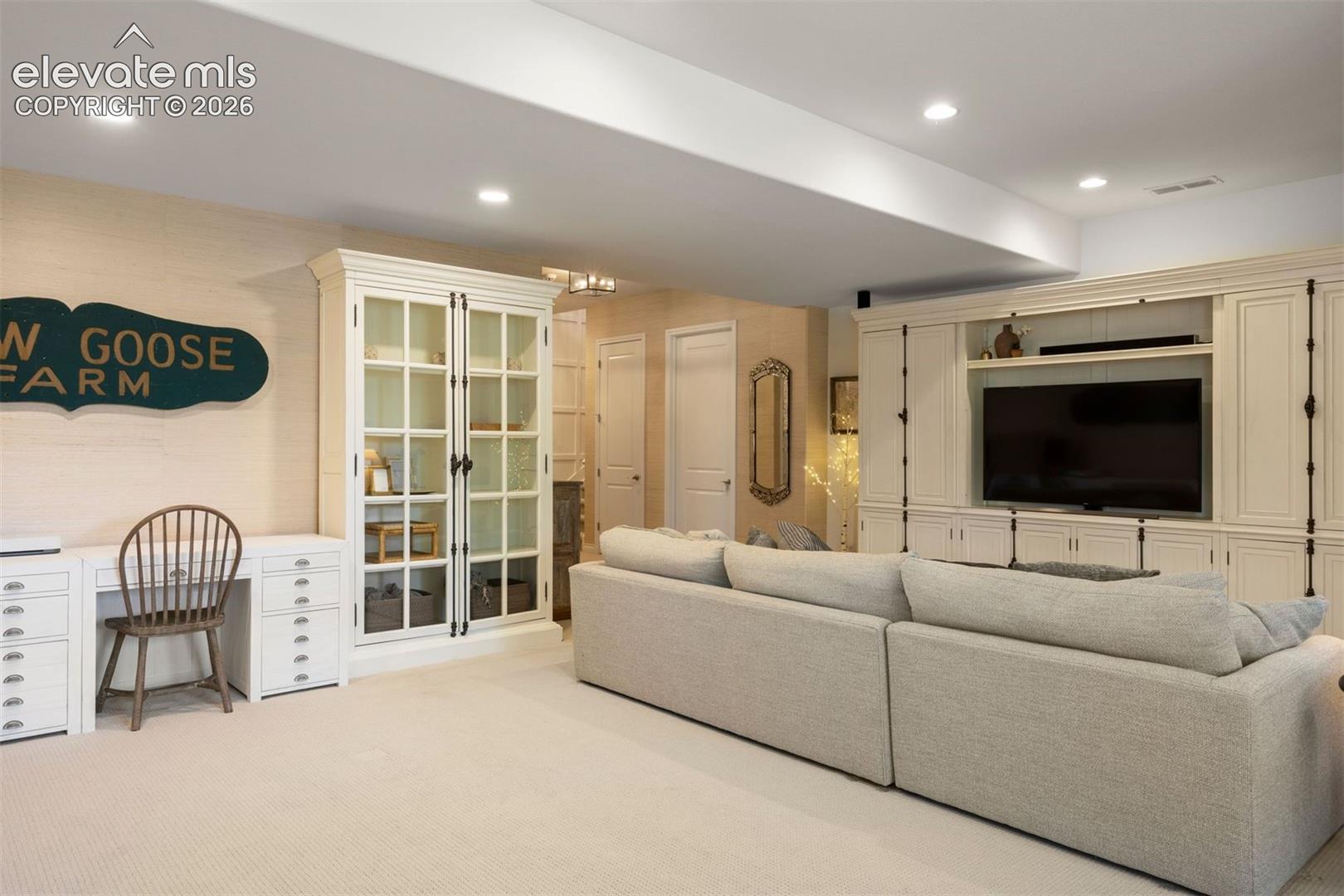 Listing photo 39 for 2151 Saddleback Drive