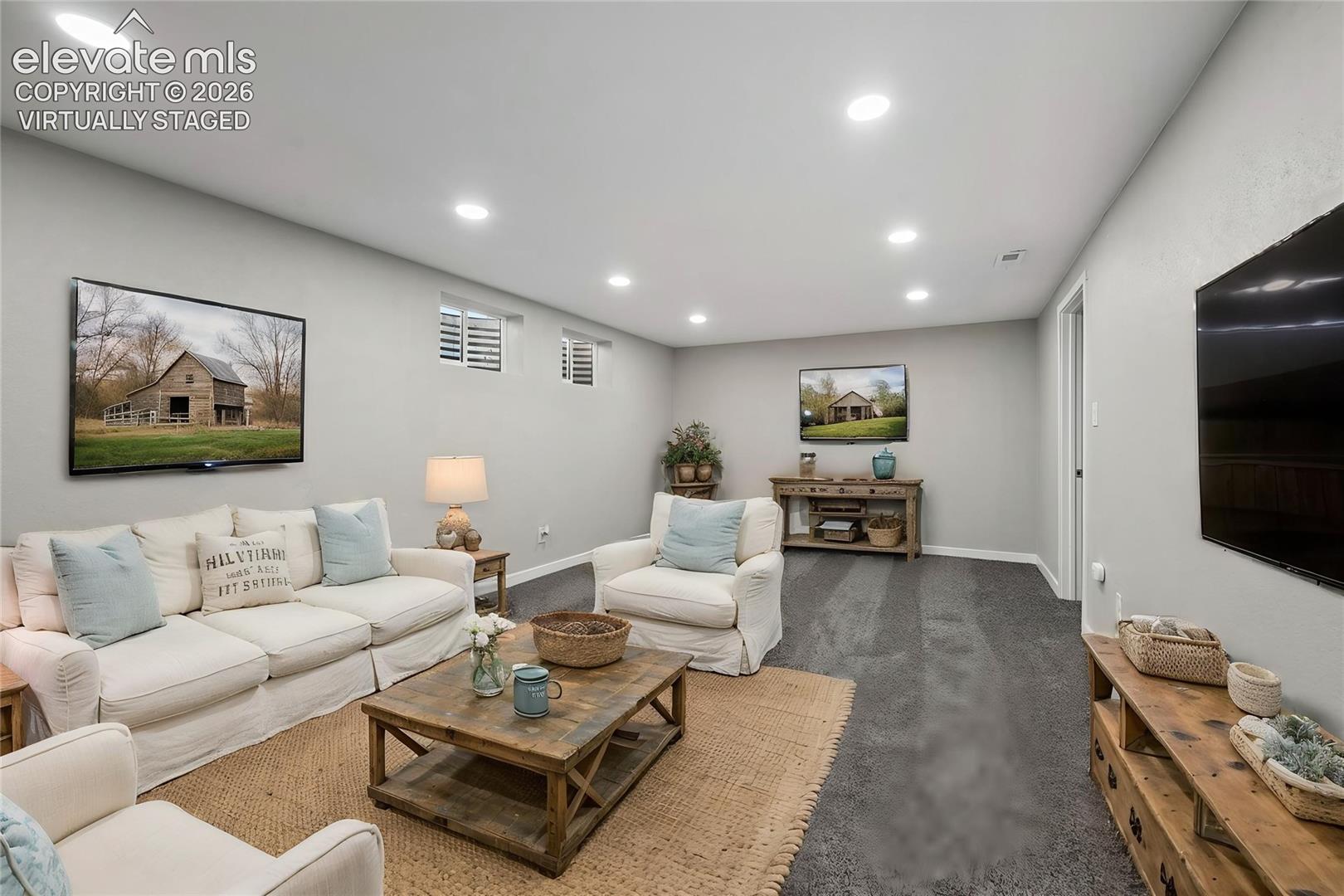 Listing photo 33 for 7313 Colonial Drive