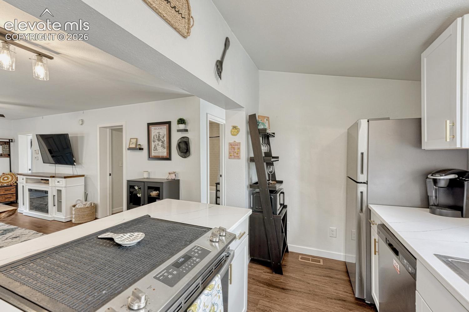 705 Corona Street, photo 14