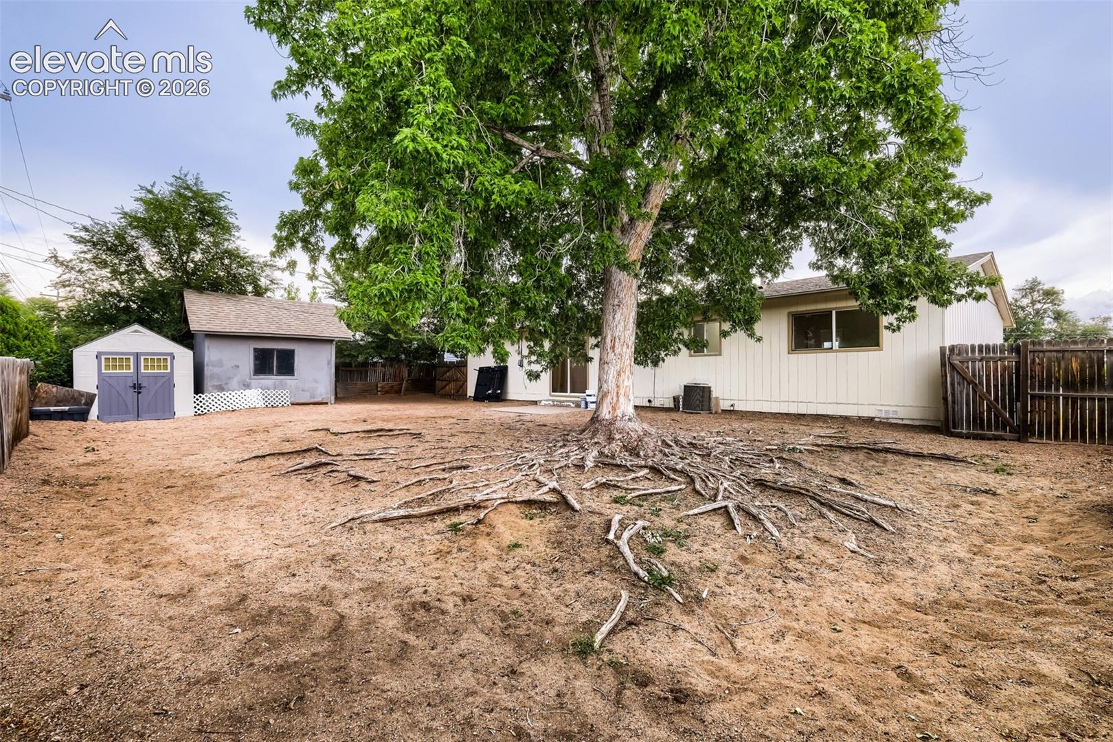Listing photo 11 for 1100 Rosemont Drive