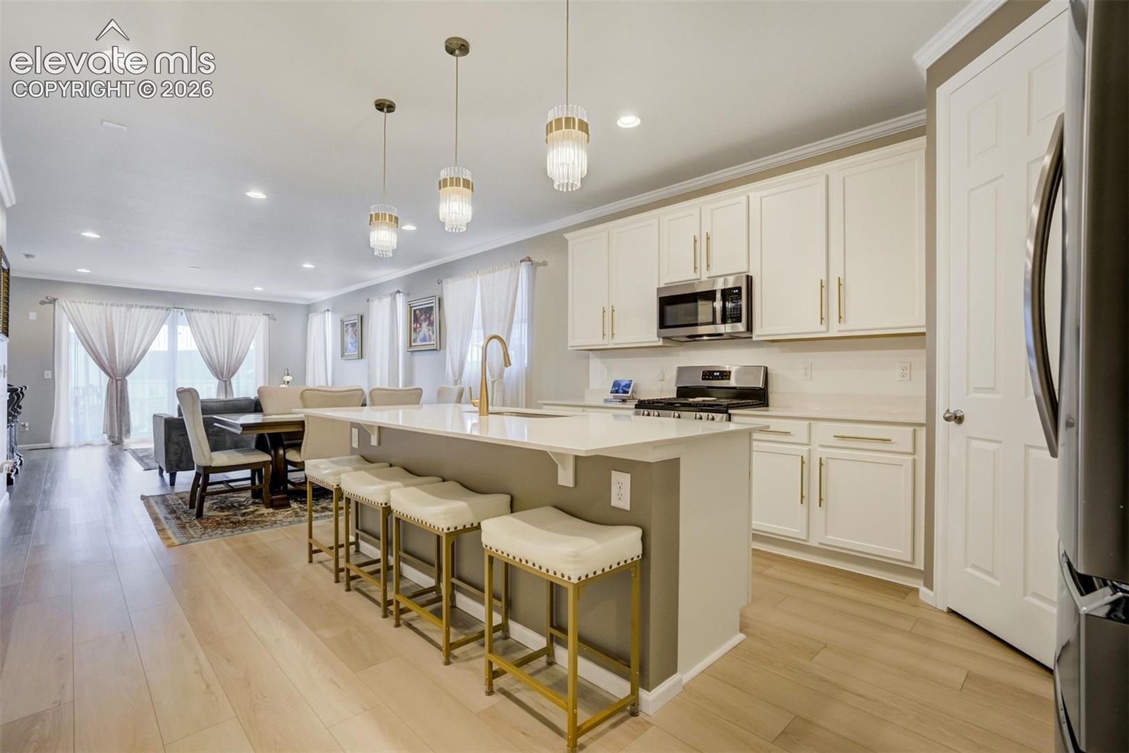 Listing photo 13 for 5689 Mammoth Lane