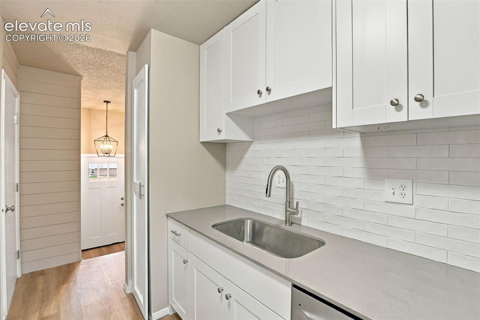 Listing photo 17 for 1070 Applewood Drive