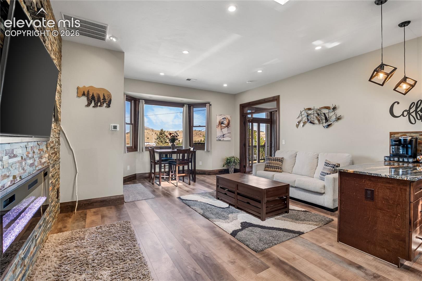 Listing photo 16 for 132 Hayden Street