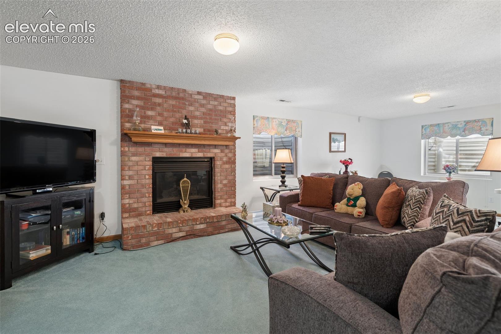 Listing photo 34 for 425 Fleming Street