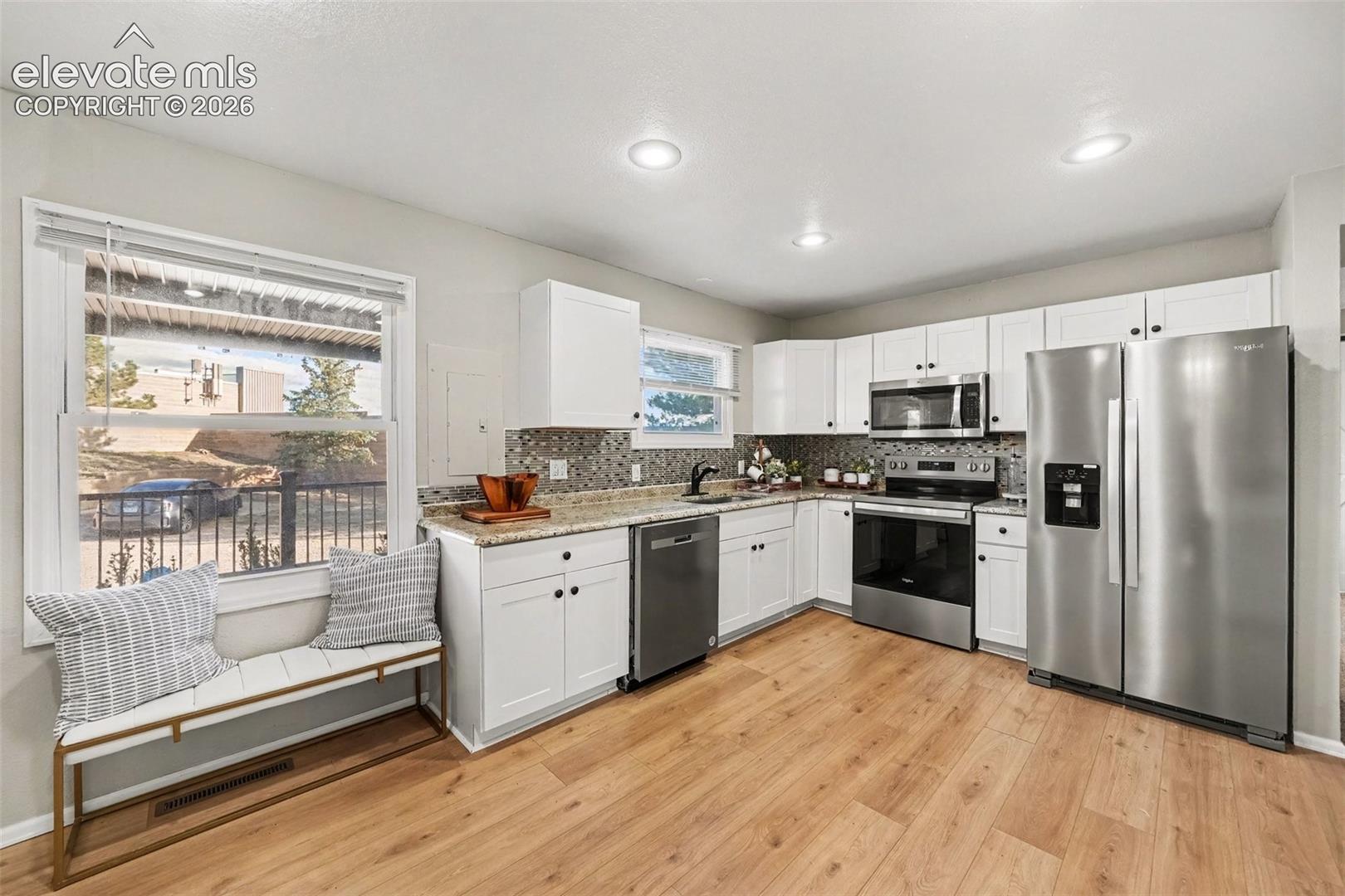 Listing photo 7 for 1275 Berglind Road