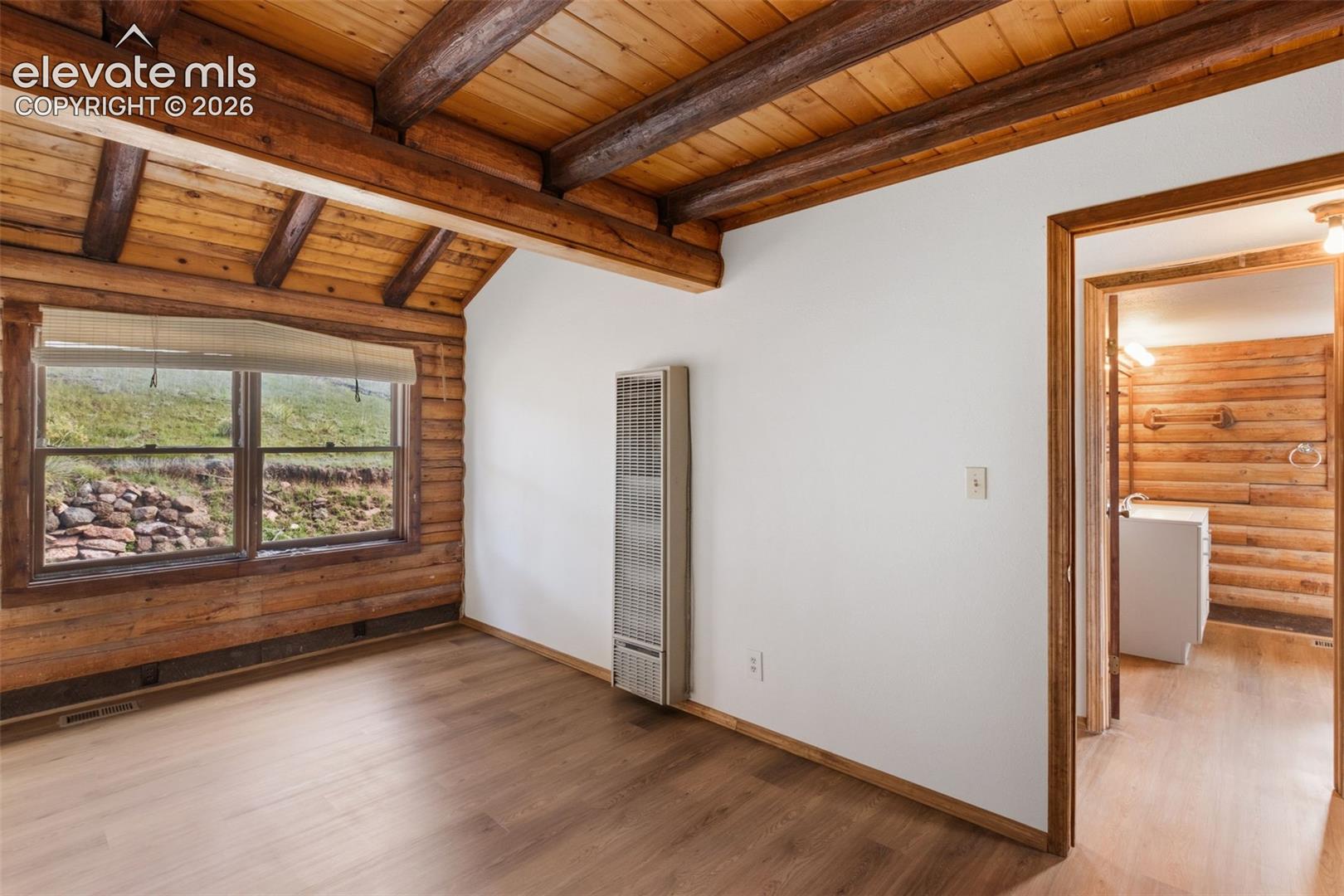 Listing photo 13 for 258 Appian Way