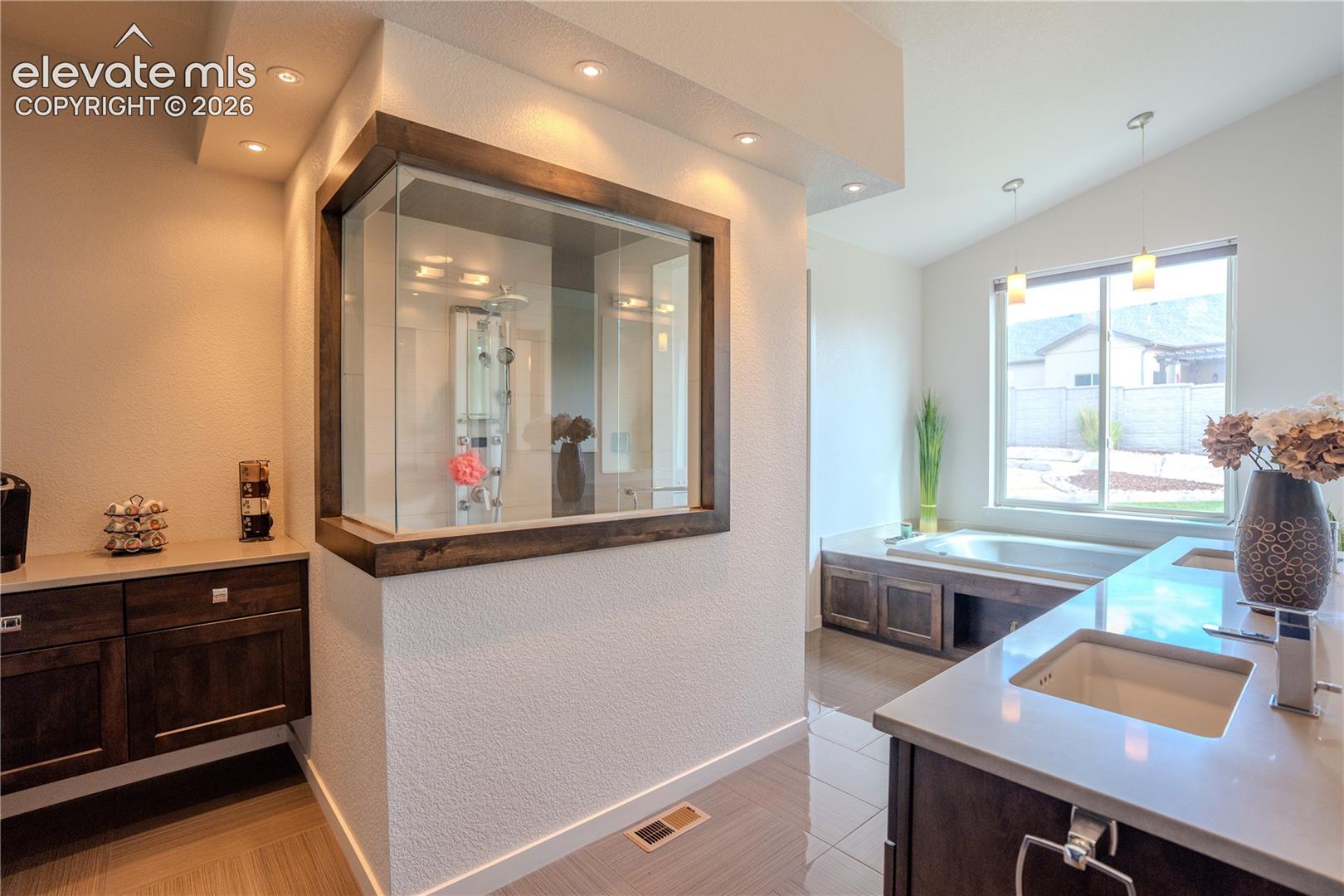 Listing photo 25 for 5638 Venezia Way