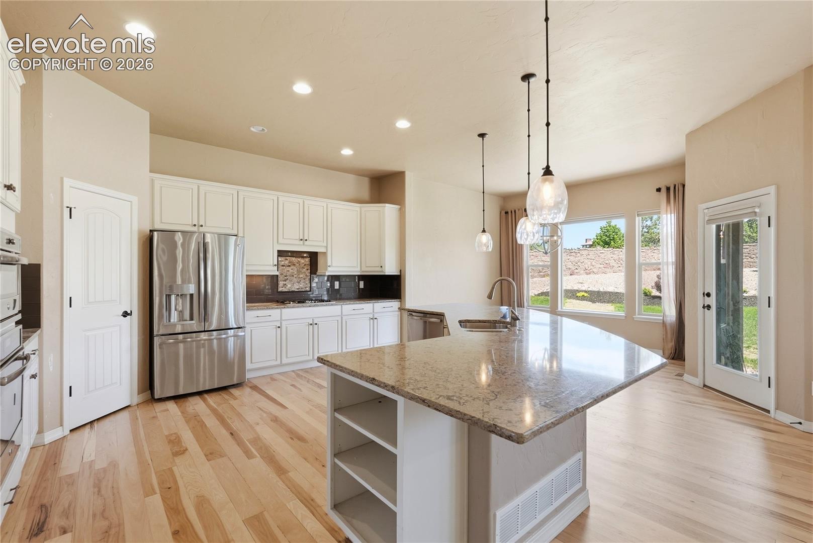 Listing photo 6 for 1908 Turnbull Drive
