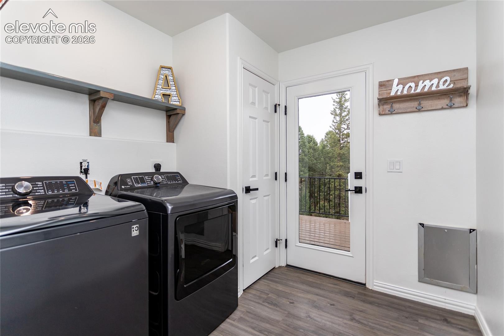 Listing photo 33 for 1427 N Mountain Estates Road