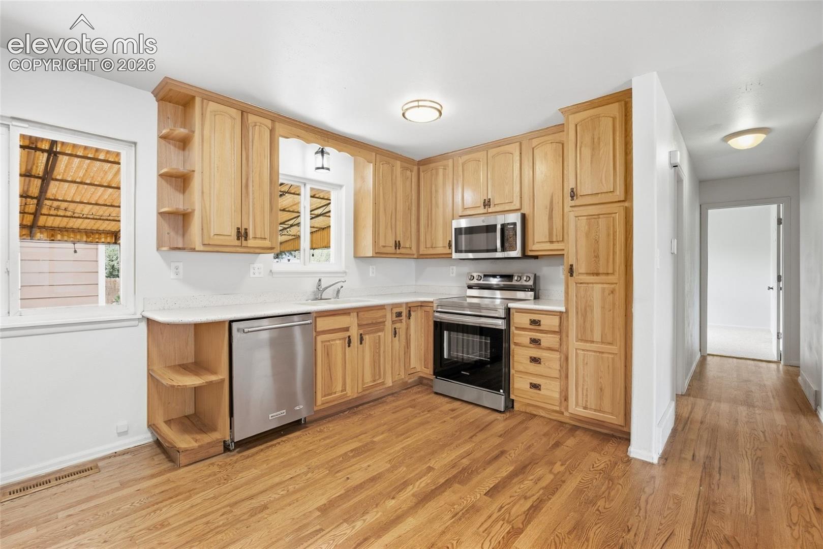 Listing photo 6 for 2826 Jon Street