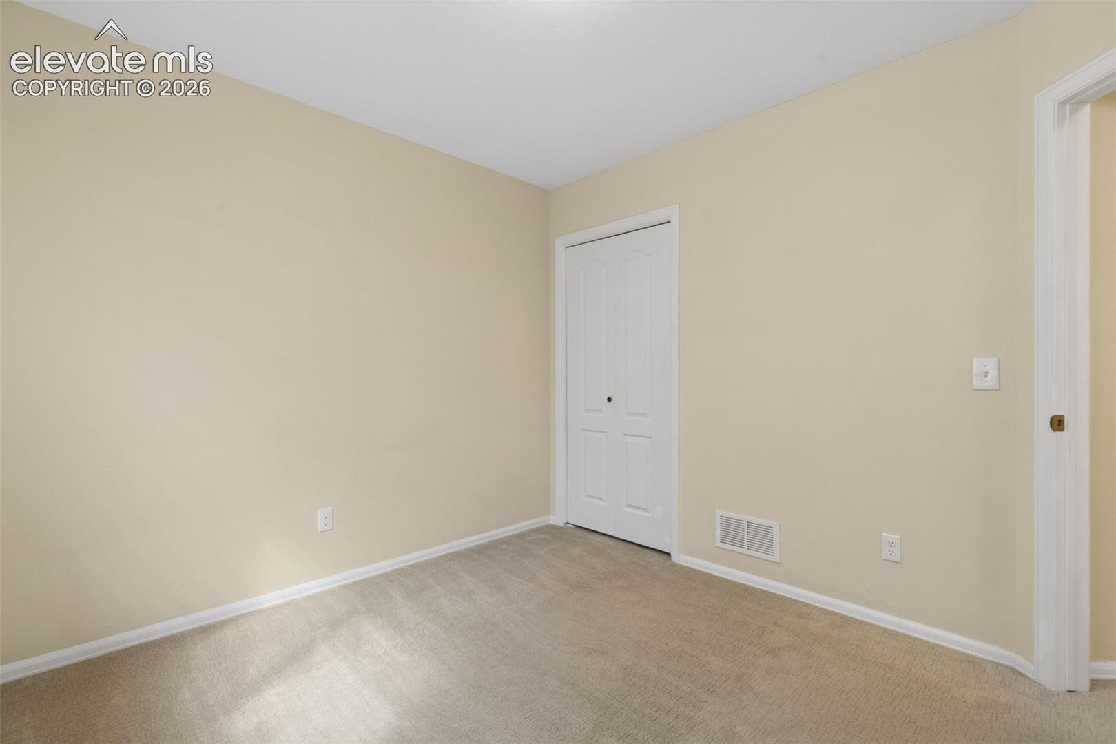 Listing photo 25 for 3021 Virginia Avenue