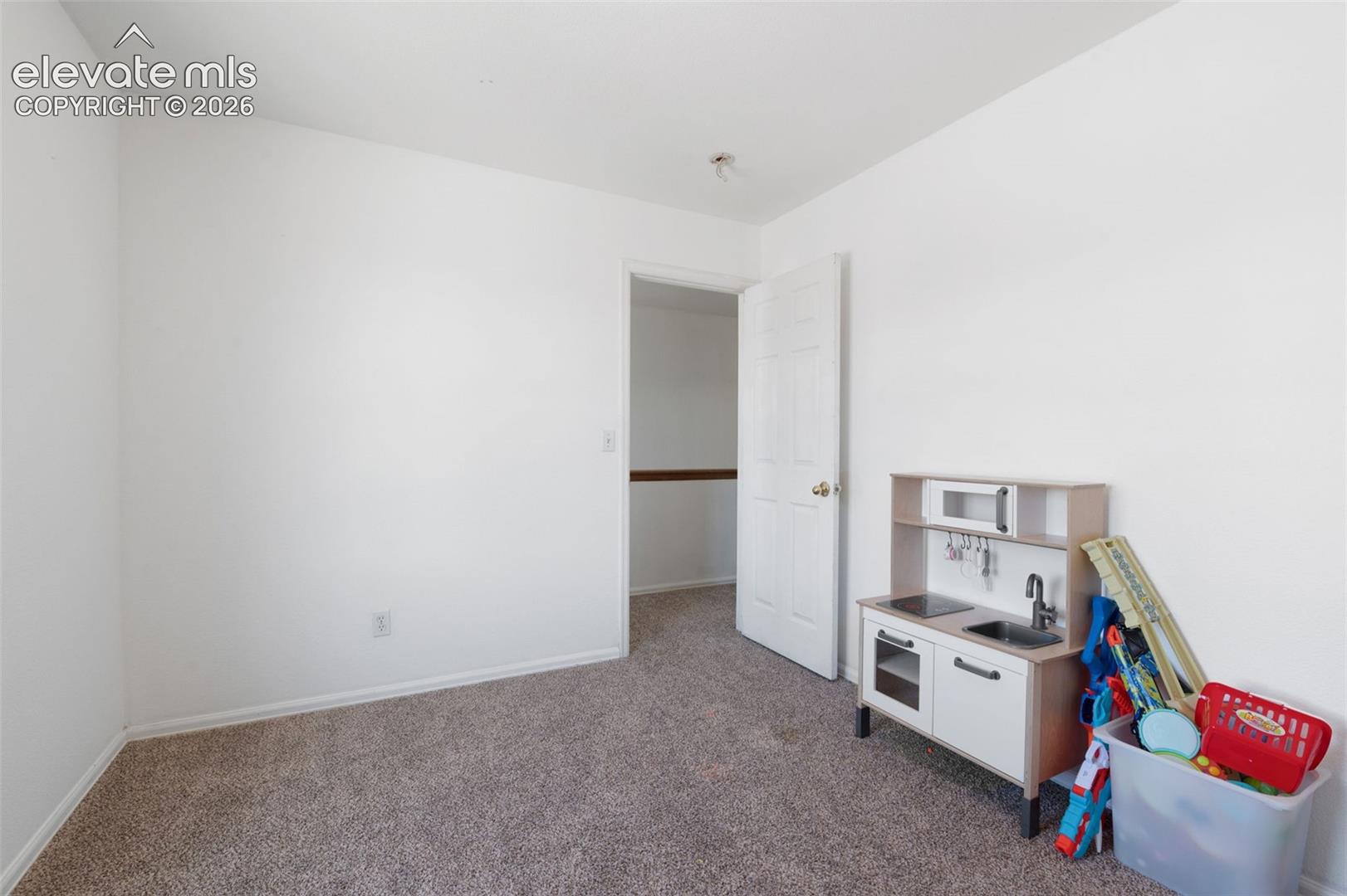 Listing photo 23 for 8239 Monterey Way