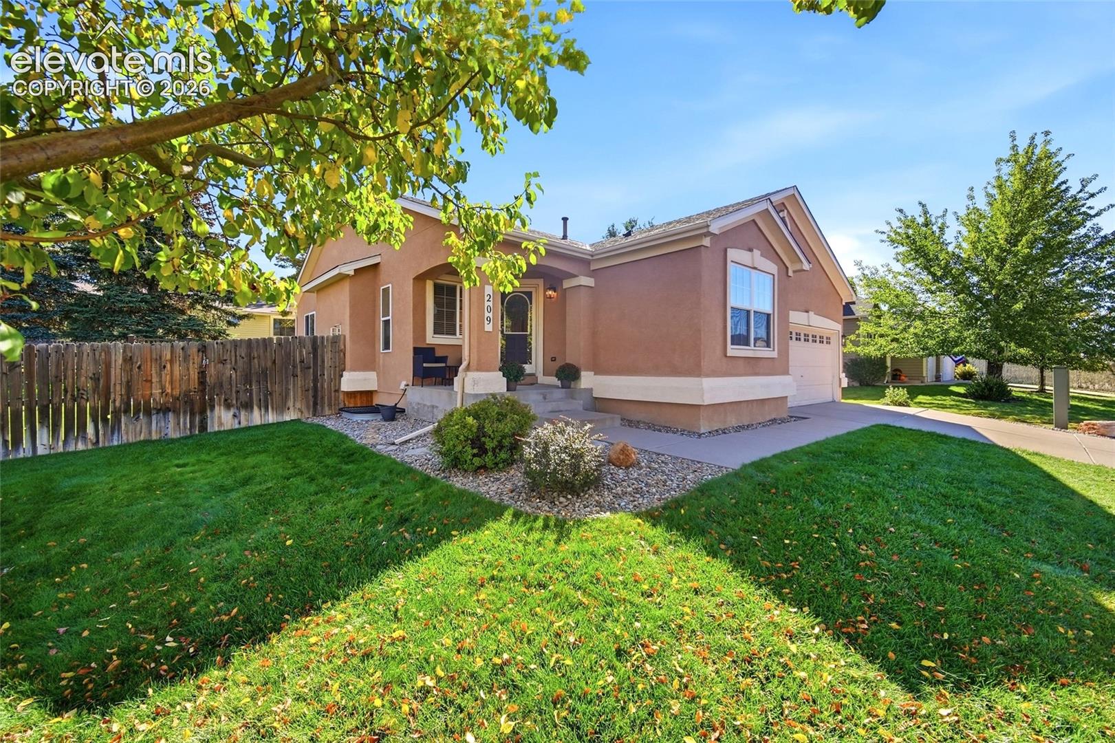 Listing photo 4 for 209 Avocet Loop
