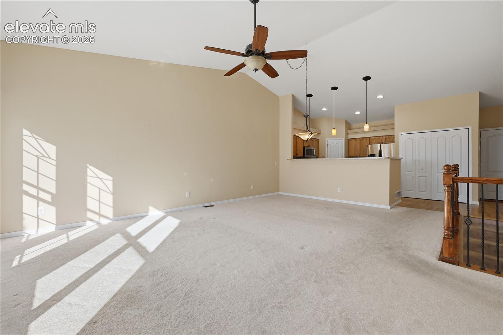 Listing photo 7 for 6639 Range Overlook Heights