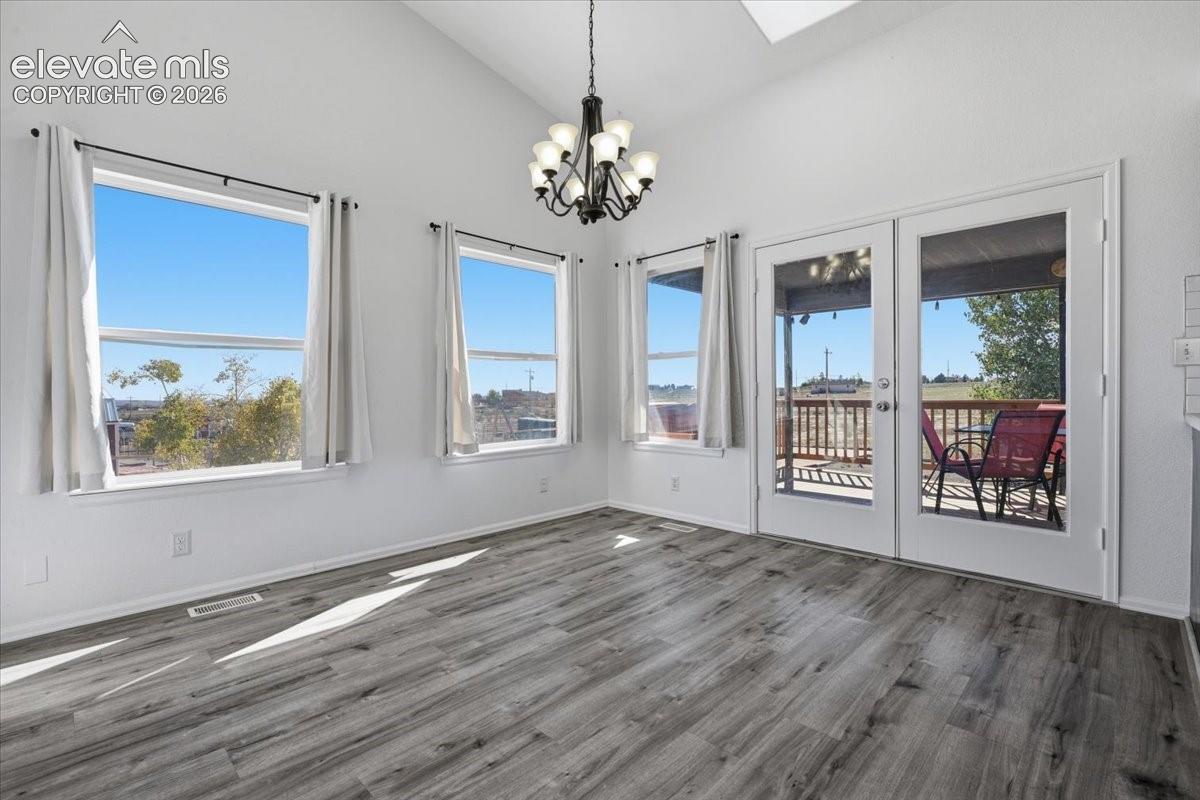 Listing photo 8 for 676 E Heron Drive