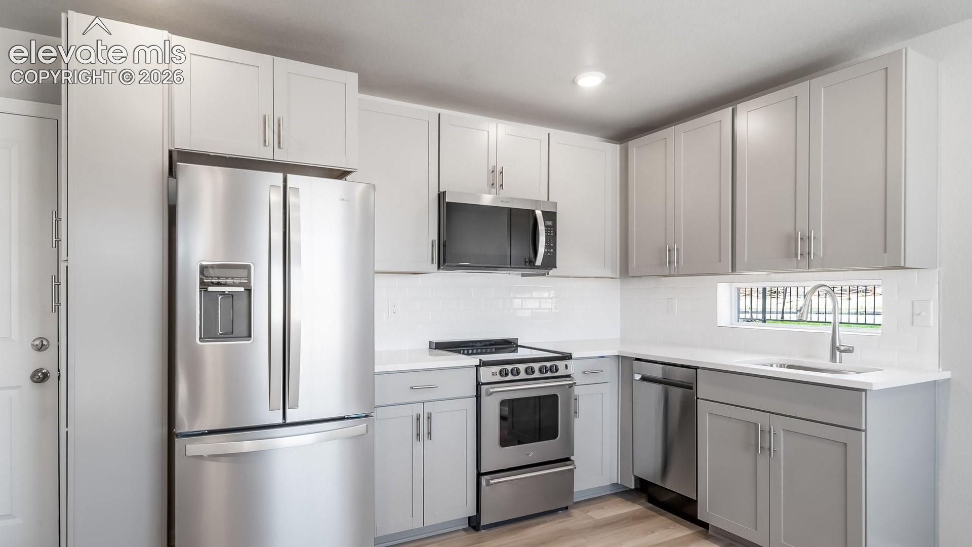 Listing photo 15 for 5660 Bowerman Lane