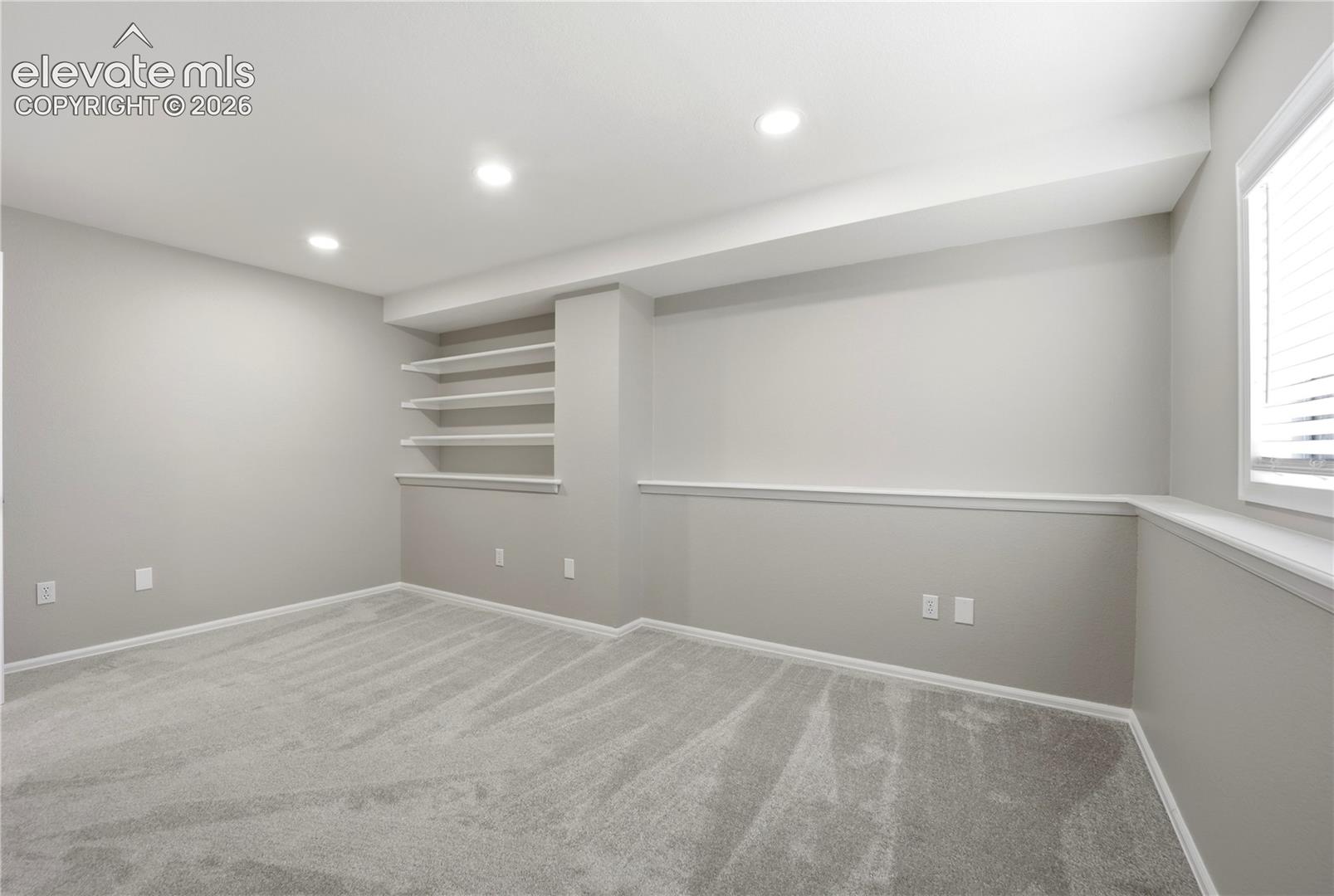 Listing photo 35 for 84 W Bonanza Drive