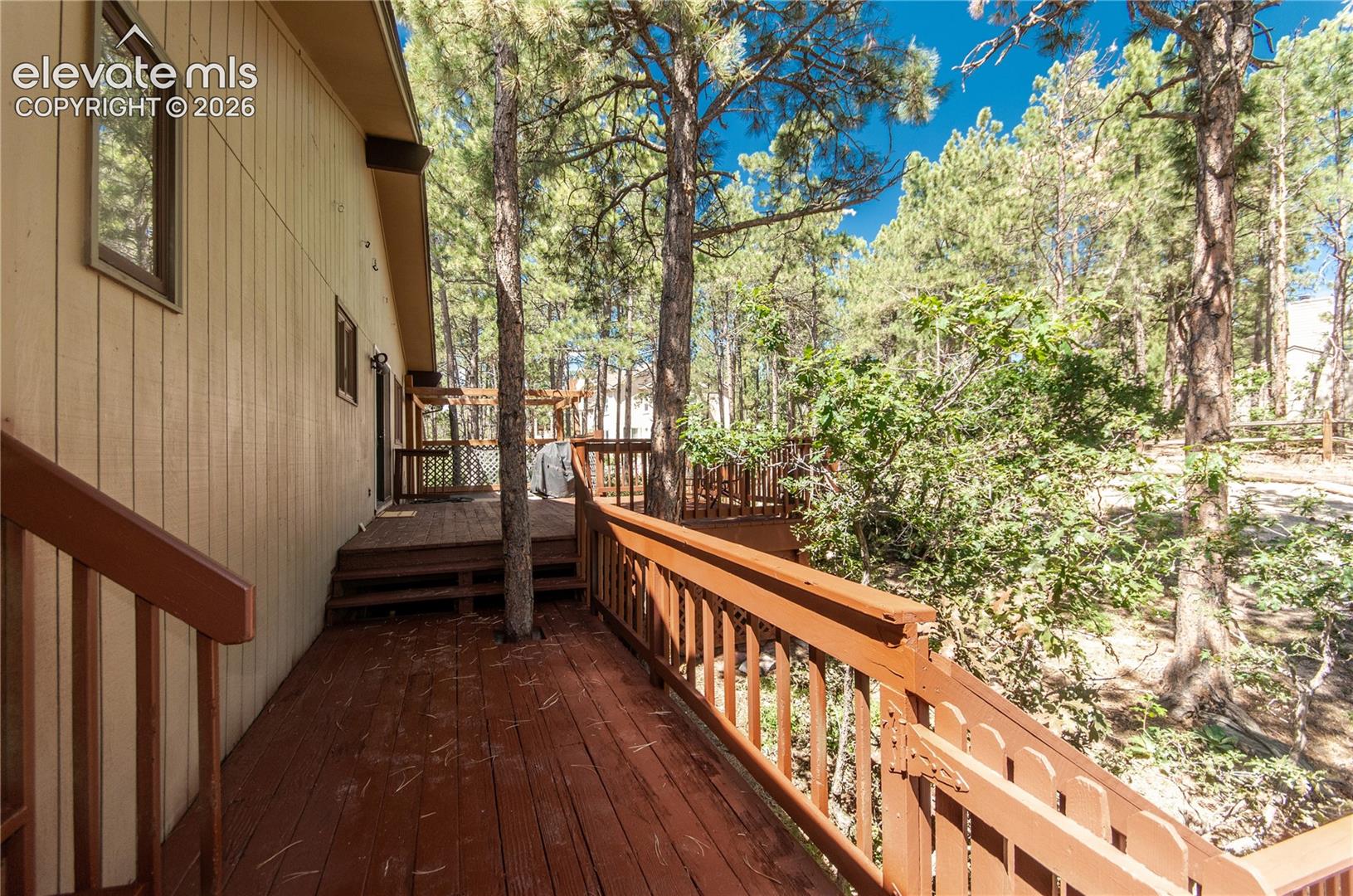 Listing photo 8 for 17360 E Caribou Drive
