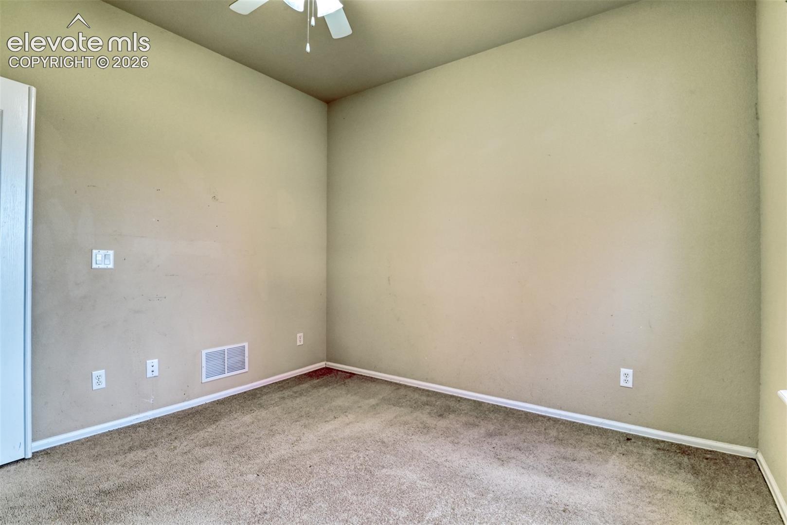 Listing photo 7 for 7985 Kettle Drum Street