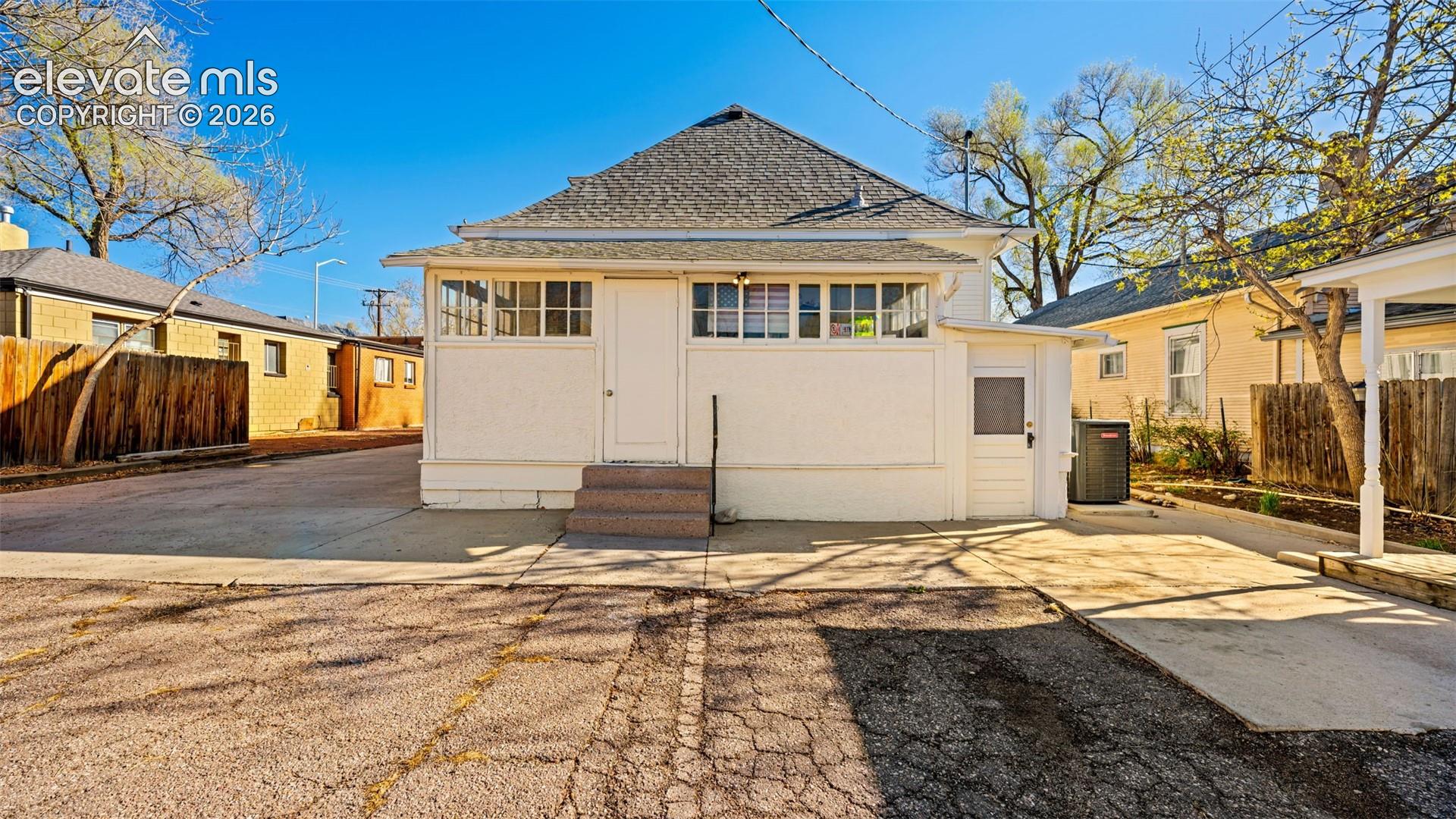 Listing photo 43 for 1919 W Colorado Avenue