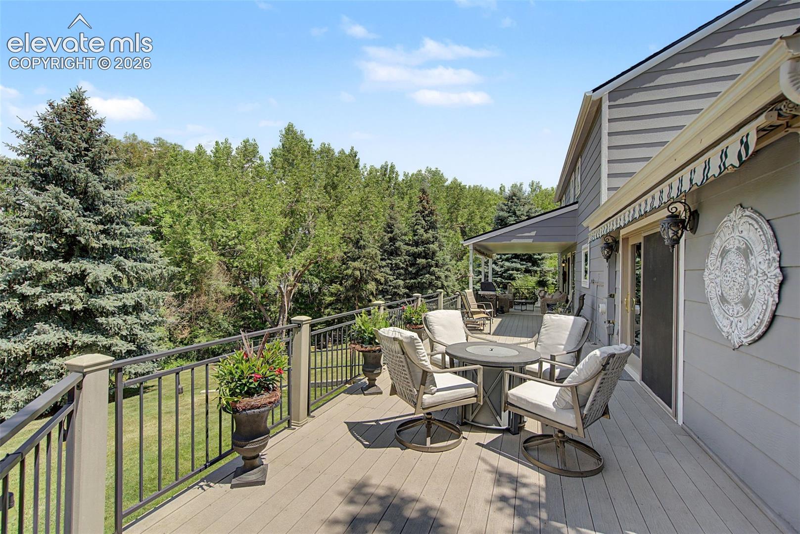 Listing photo 42 for 216 W Cheyenne Mountain Boulevard