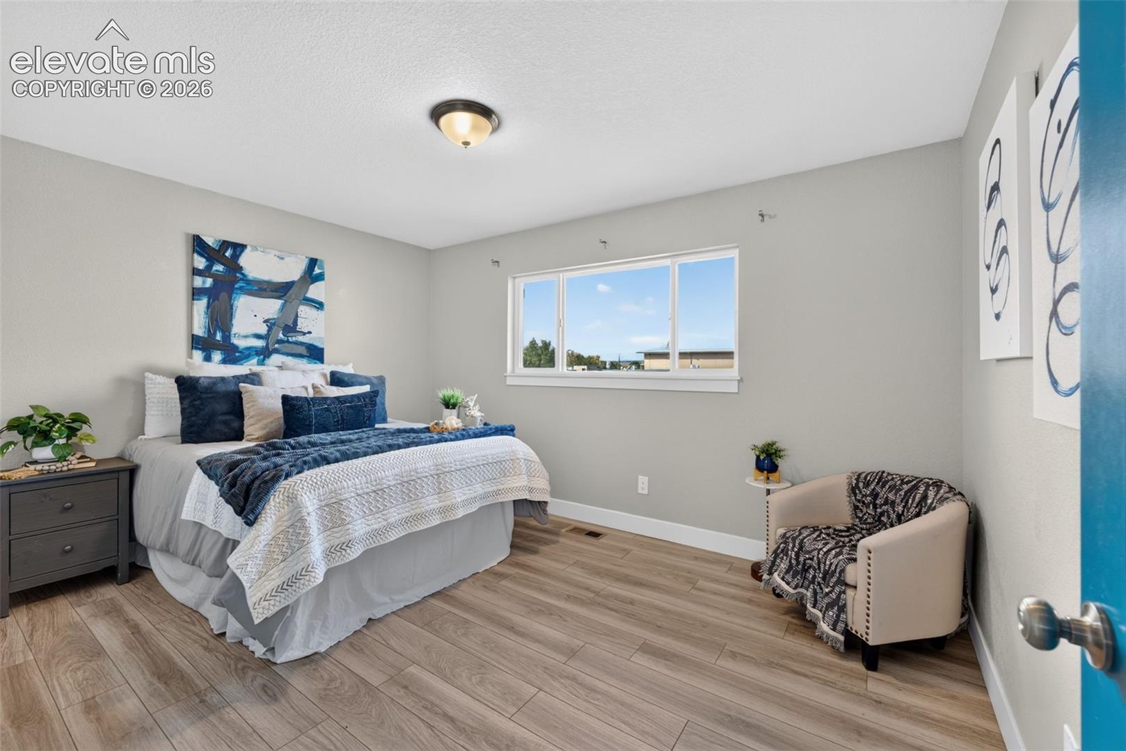 Listing photo 14 for 7 N Dartmouth Street