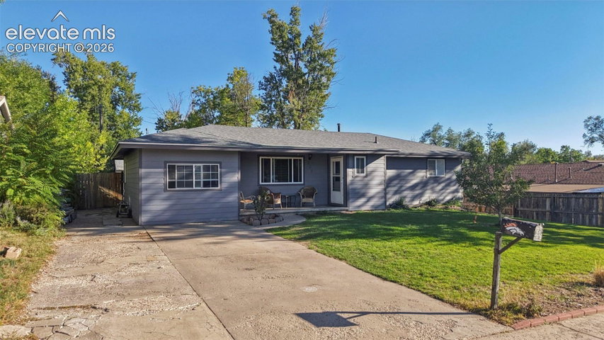 205 Everett Drive — listing photo