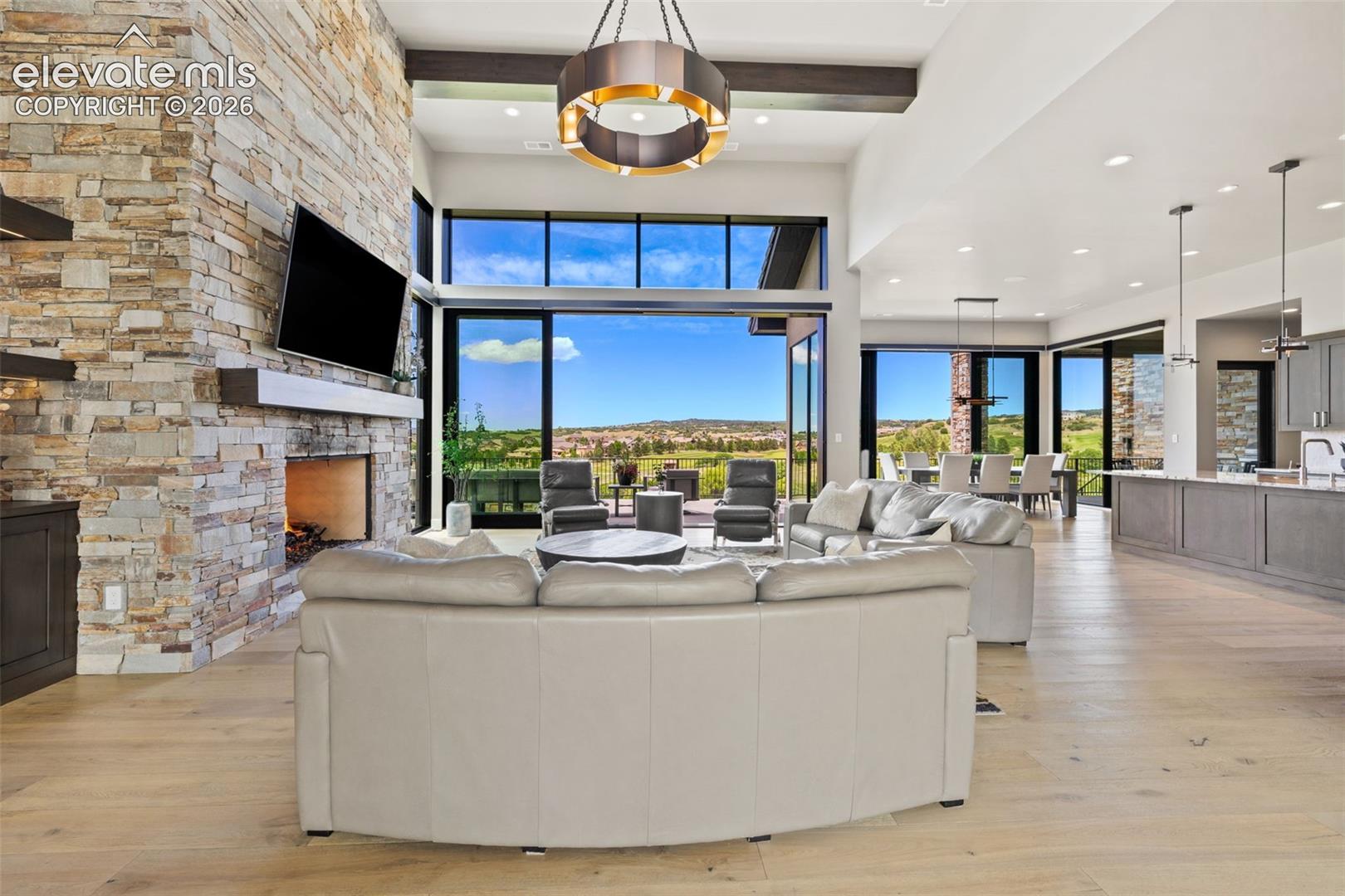 Listing photo 6 for 1484 Vine Cliff Heights