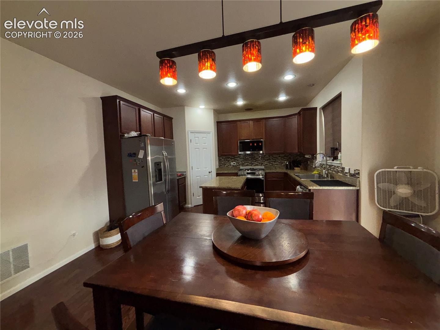 Listing photo 14 for 811 Spectrum Loop