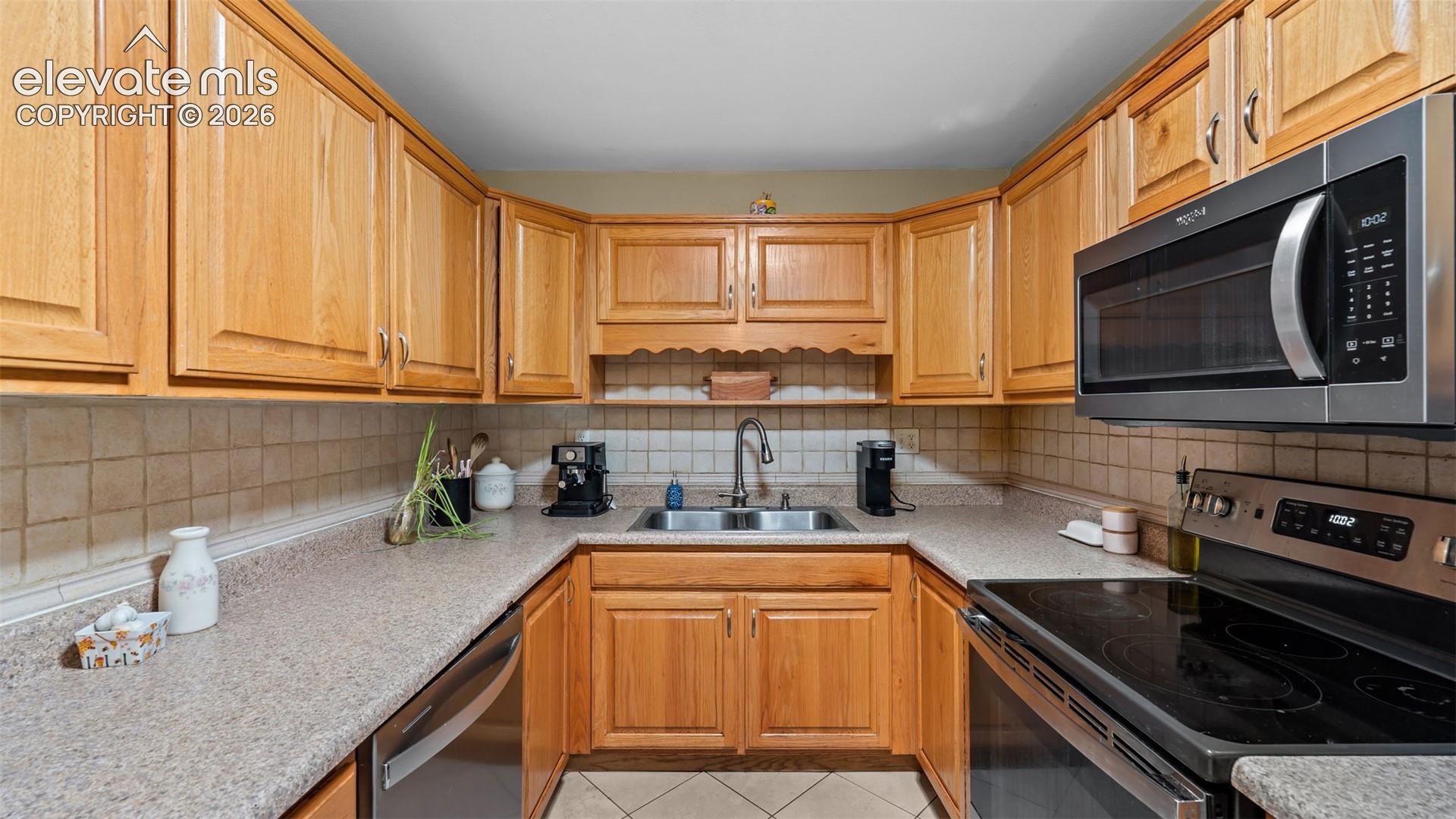 Listing photo 8 for 512 Corte Sol NA