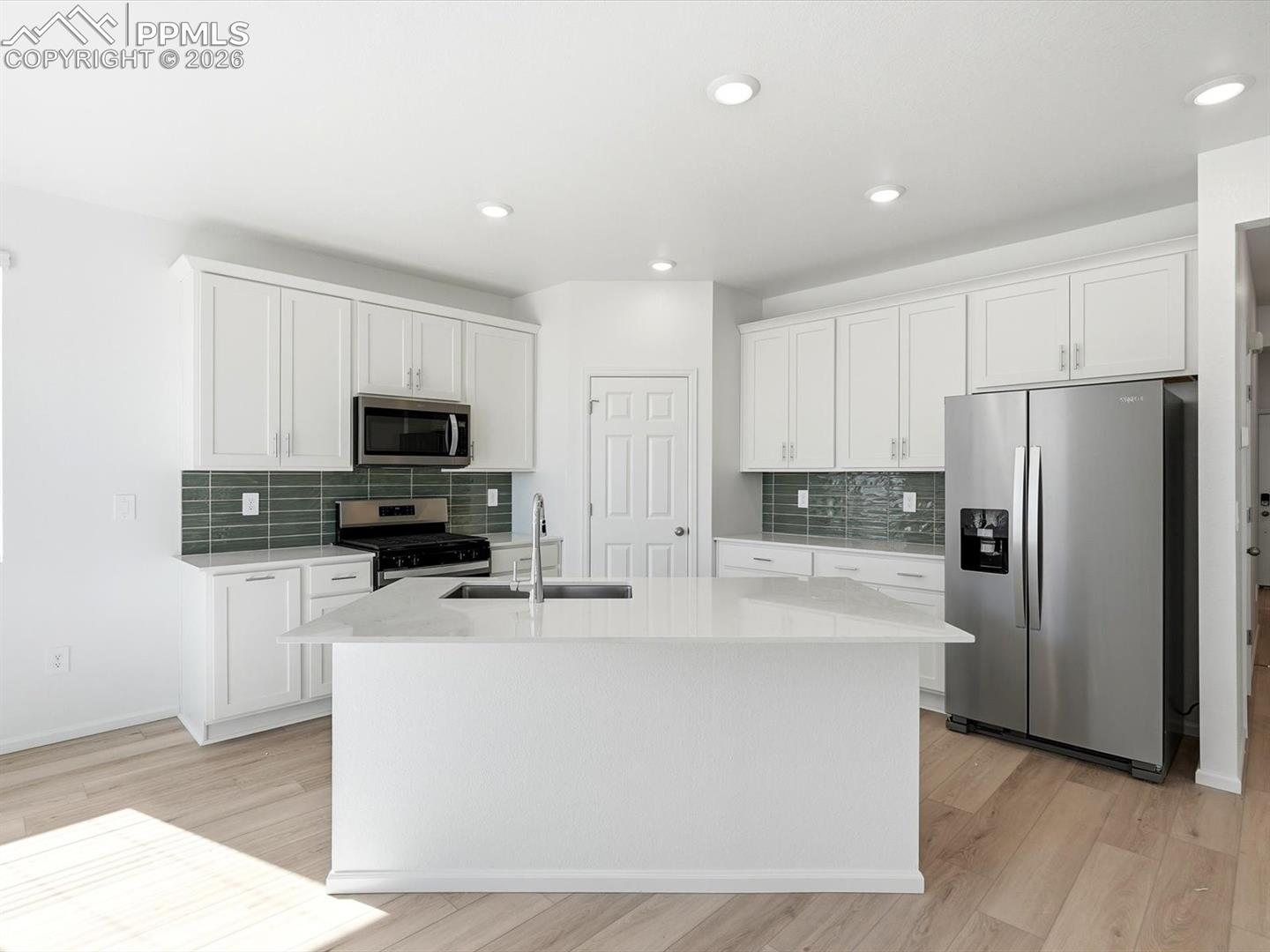 Listing photo 16 for 13219 Valley Peak Drive