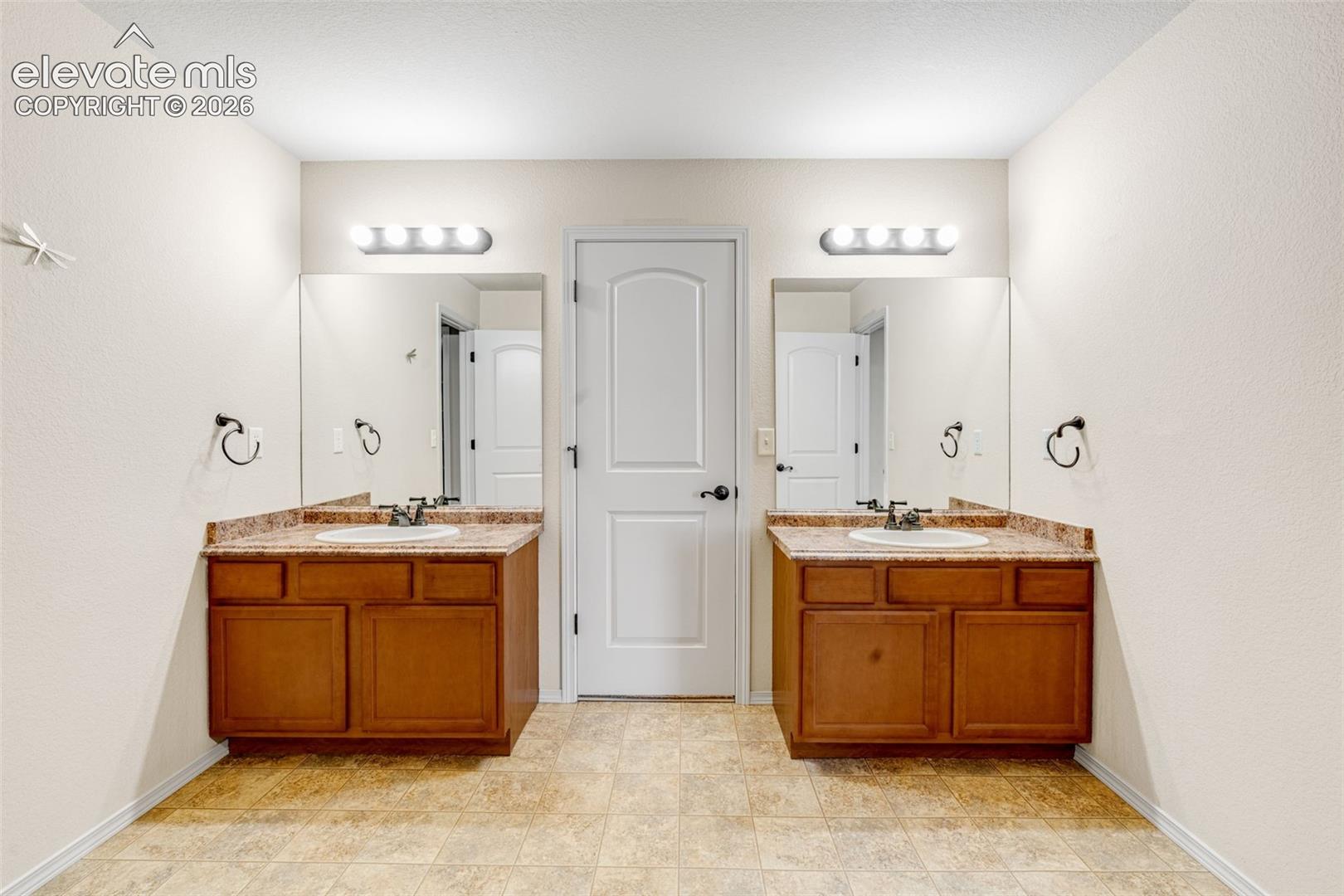 Listing photo 20 for 11263 Foxwell Way
