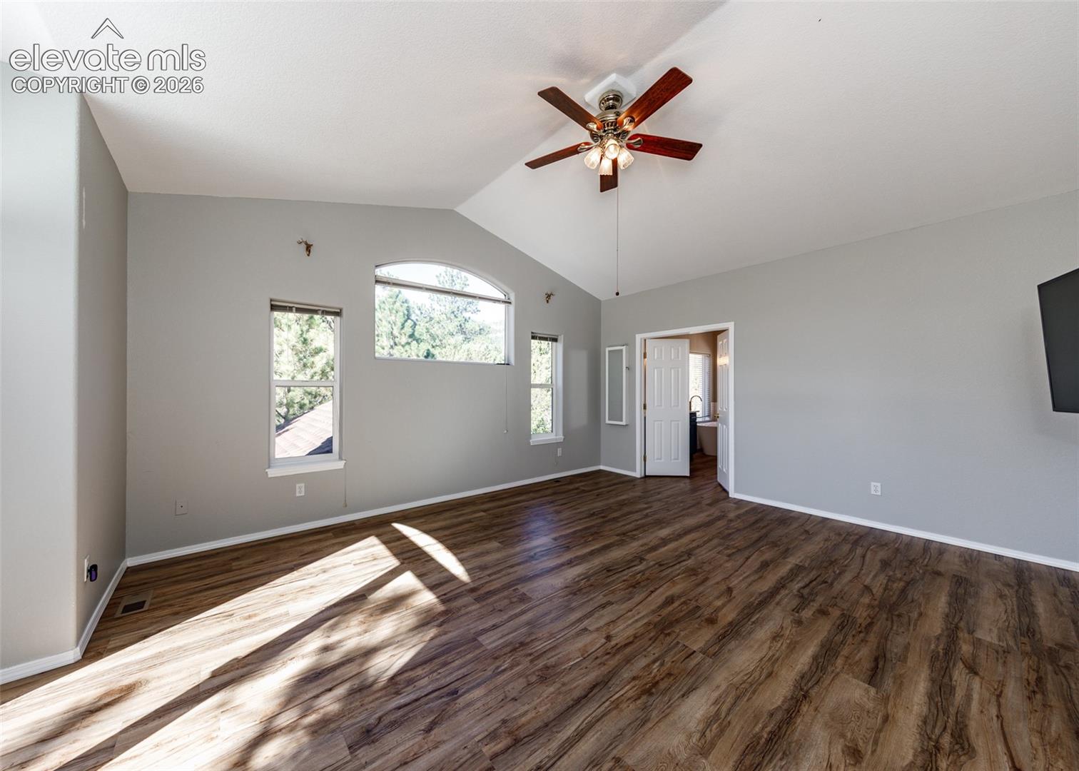 Listing photo 12 for 15631 Cala Rojo Drive