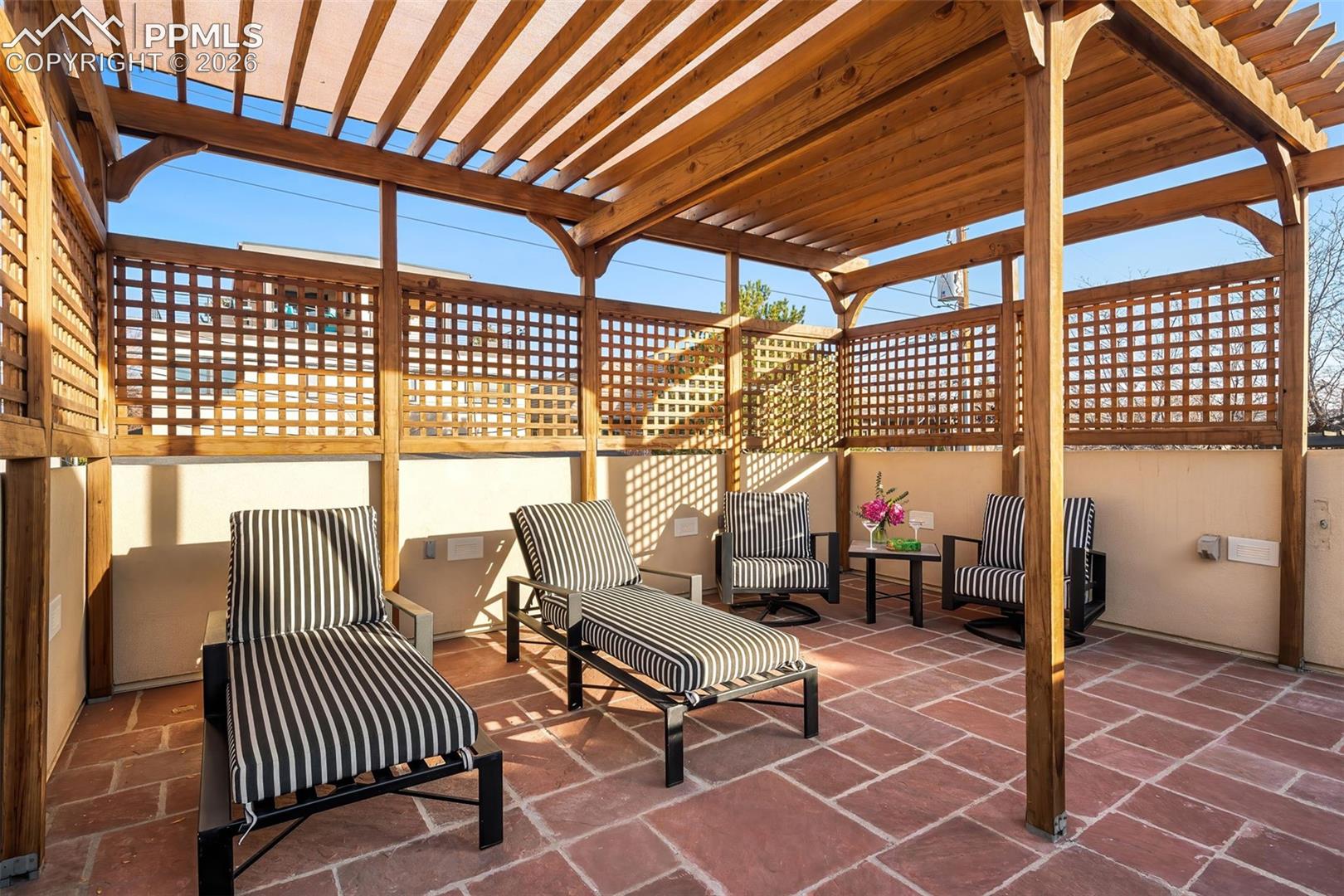 Listing photo 38 for 418 Steele Street