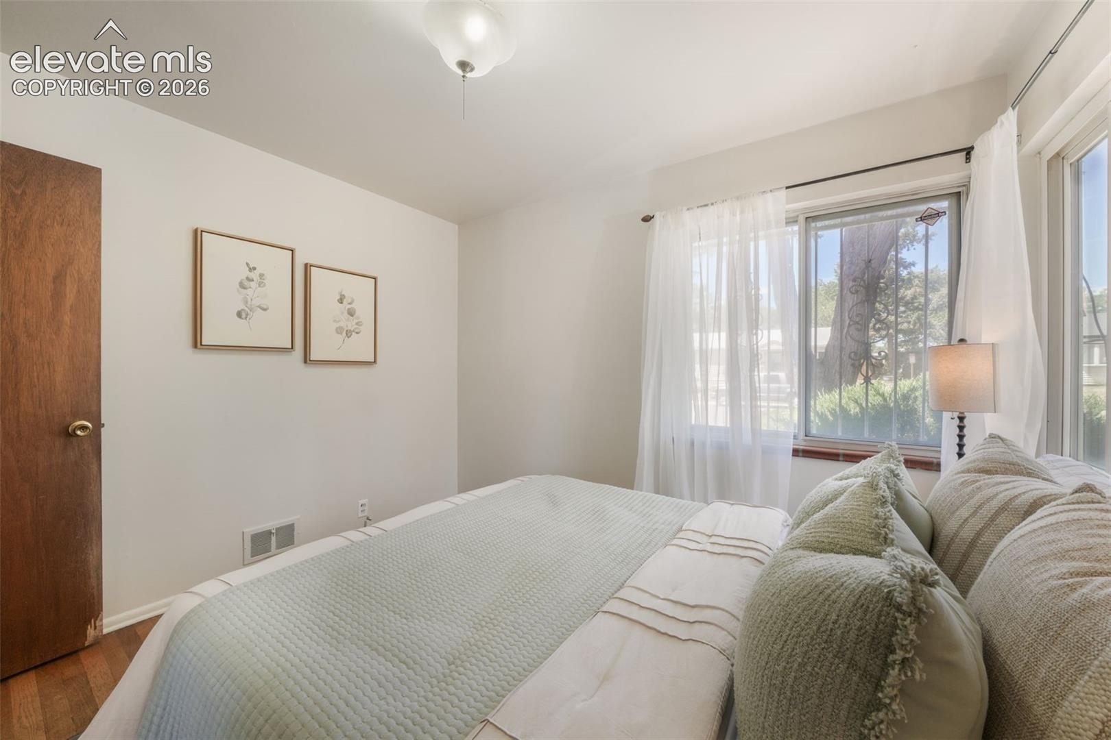 Listing photo 23 for 920 S Canosa Court