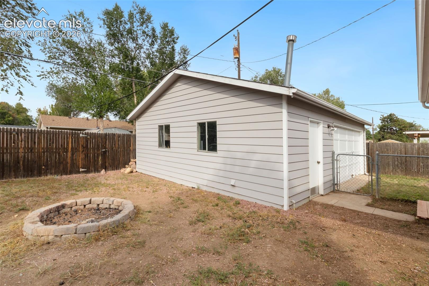 Listing photo 7 for 1138 Florence Avenue