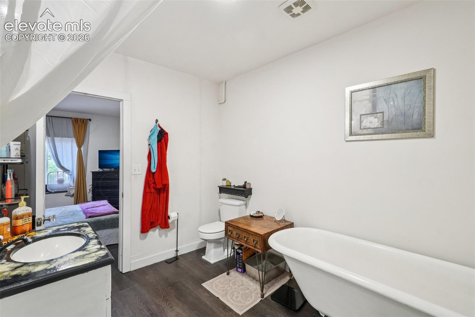 Listing photo 10 for 708 Cooper Avenue