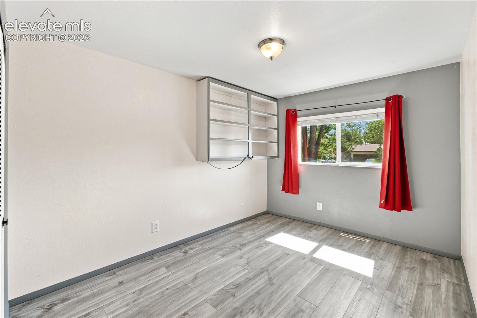 Listing photo 18 for 540 Starlite Drive