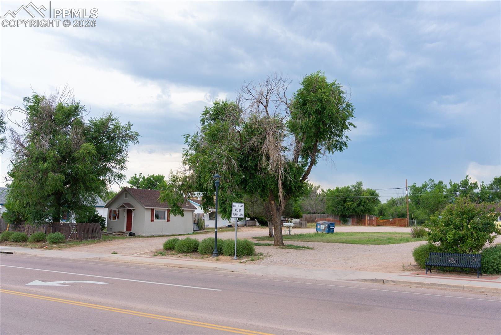 Listing photo 9 for 325 S Santa Fe Avenue 1-3