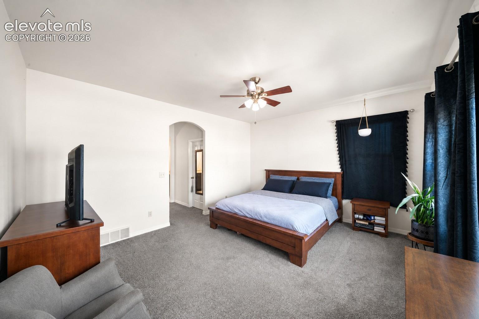 Listing photo 13 for 701 Valley View Drive