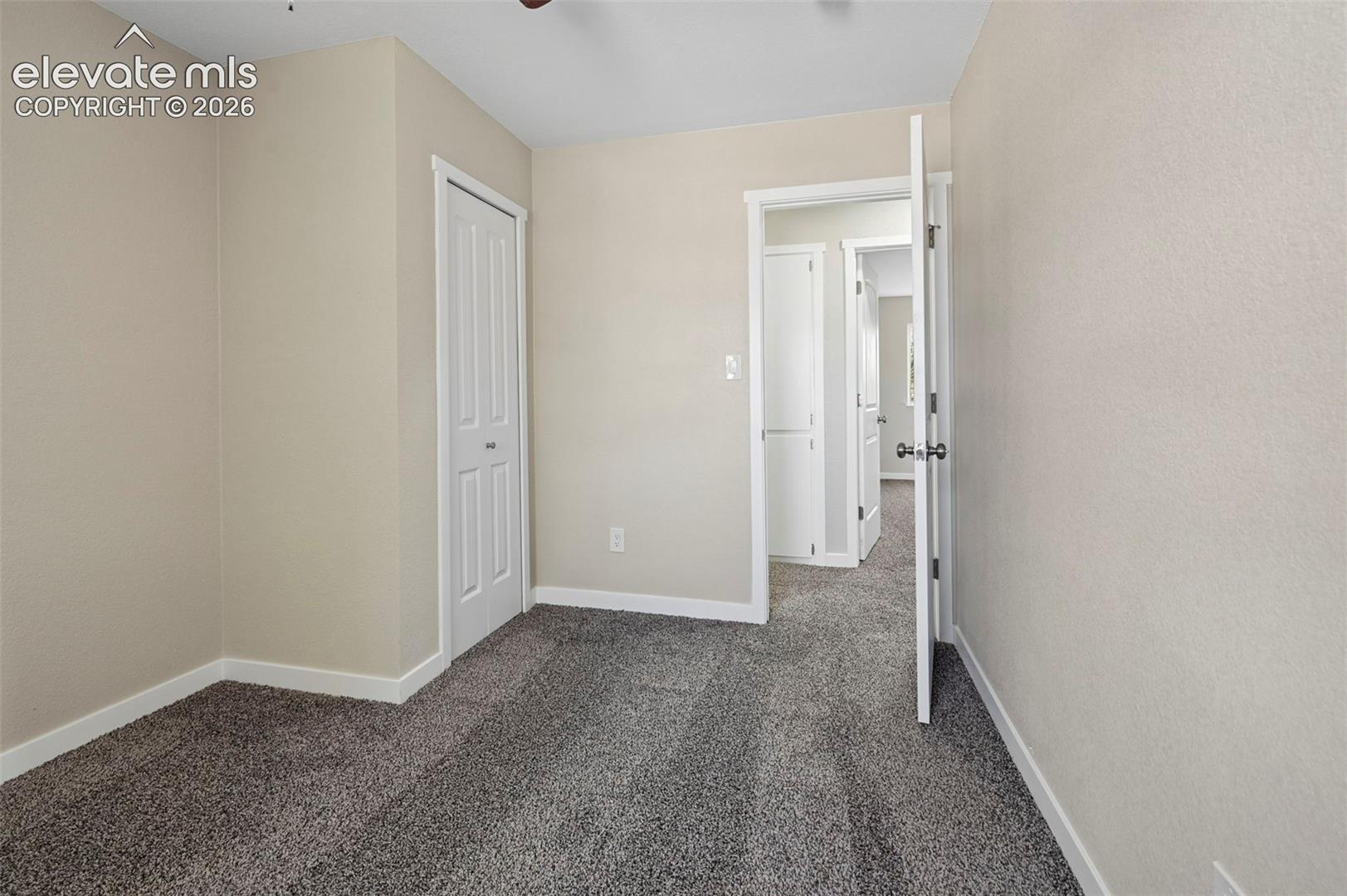 Listing photo 20 for 7313 Colonial Drive