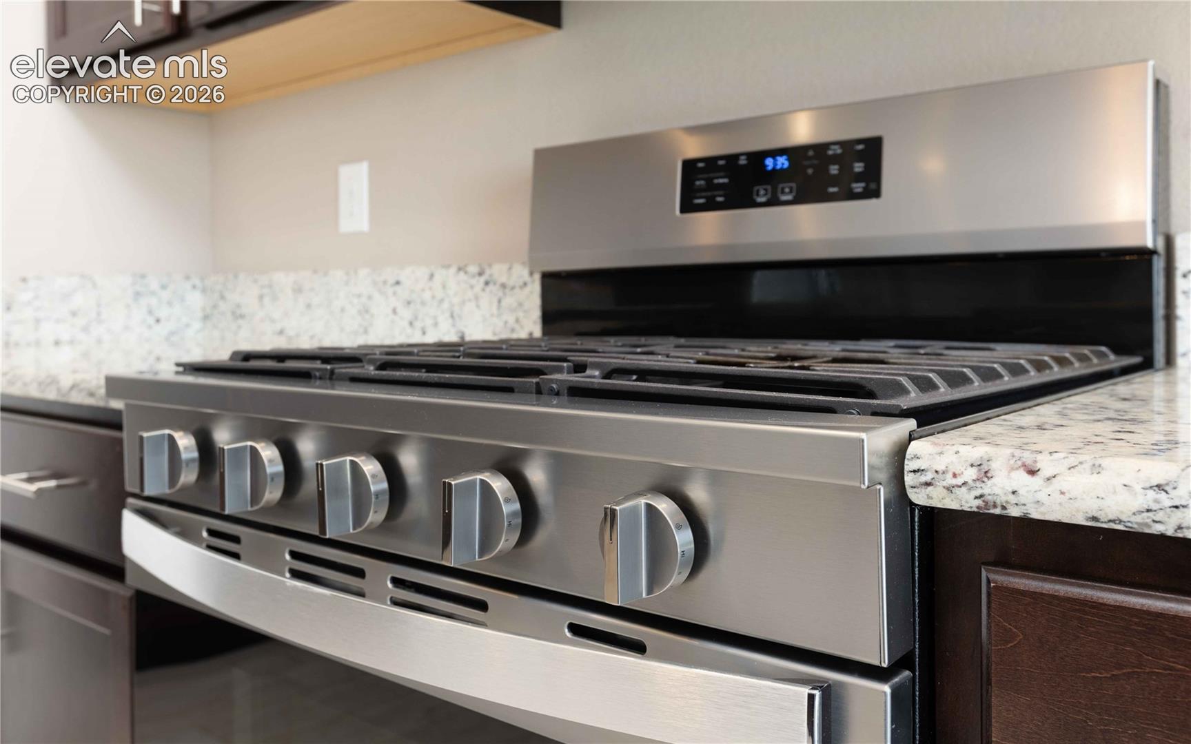 Listing photo 13 for 7684 Peachleaf Drive