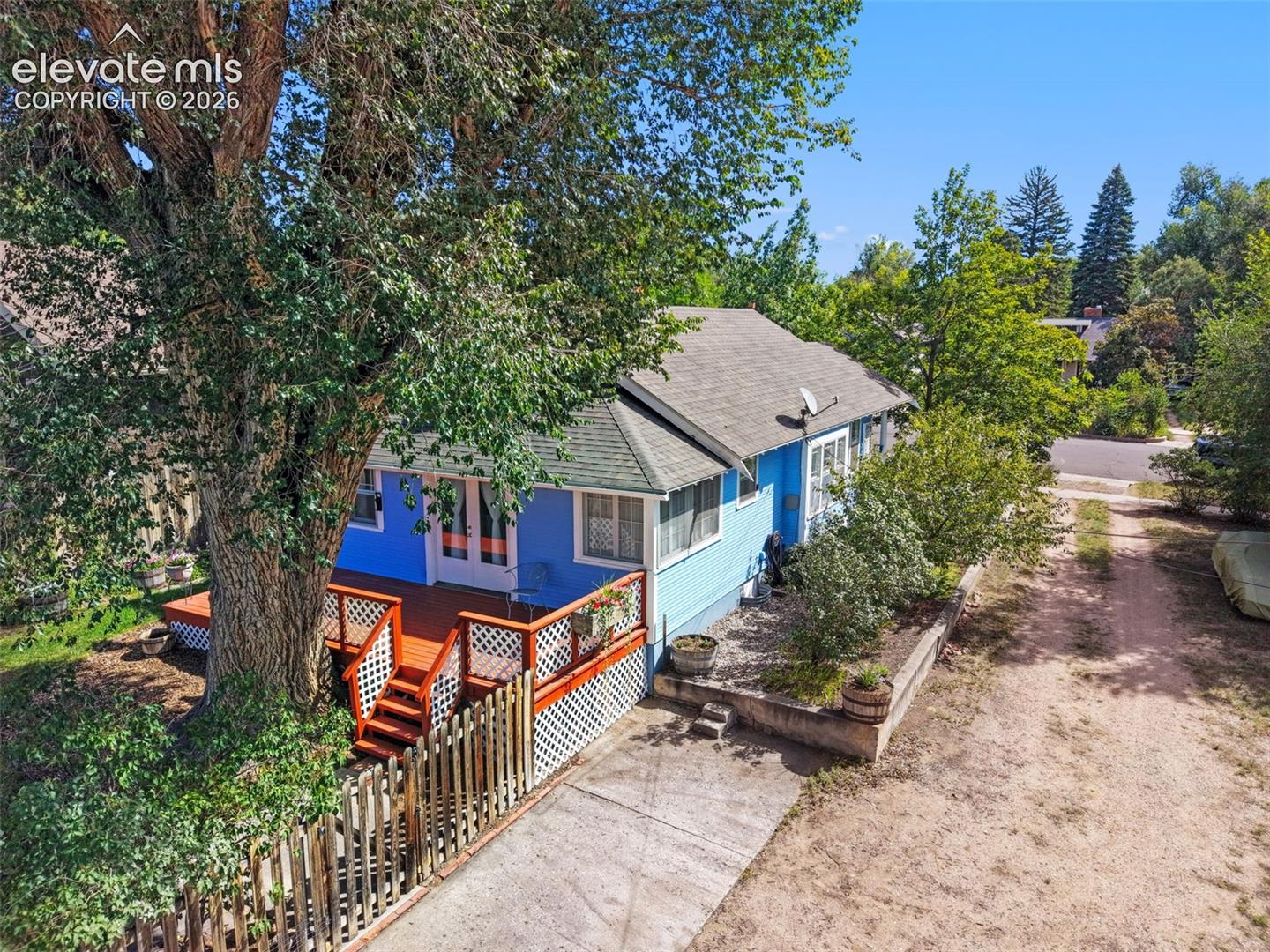 Listing photo 31 for 514 Custer Avenue